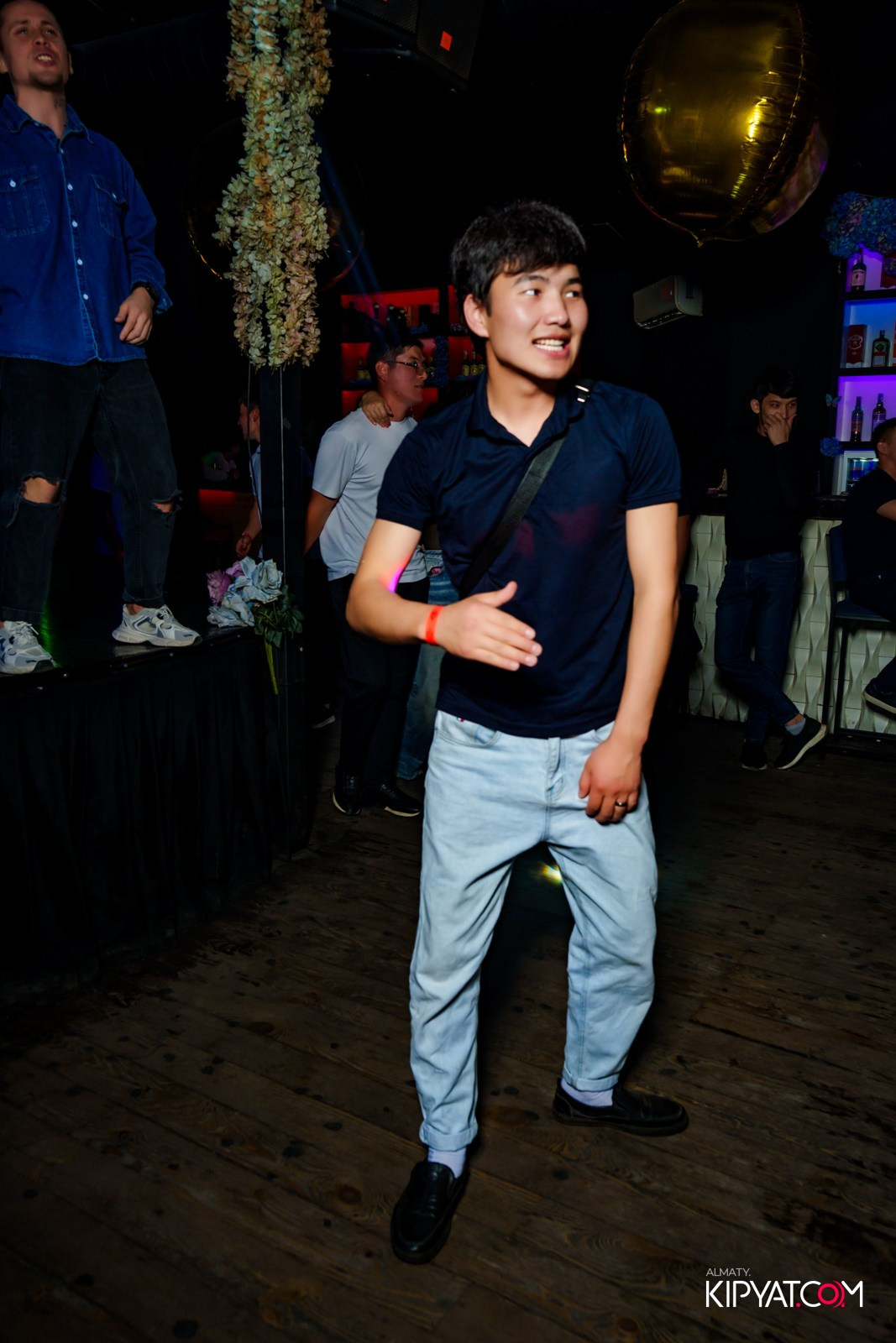 UYAT EMES BAR. КИПЯТКОМ АЛМАТЫ!