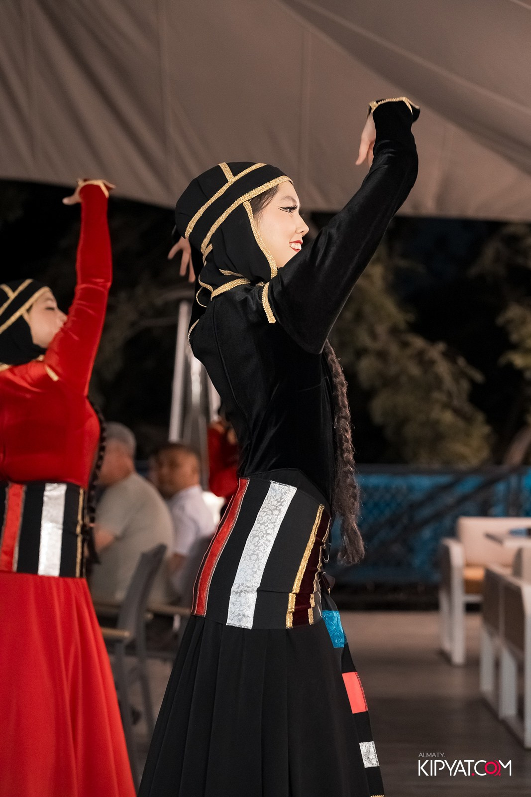 ОТКРЫТИЕ ЛЕТНЕЙ ТЕРАССЫ В РЕСТОРАНЕ ЛАРИСС ИВАННУ ХАЧУ. КИПЯТКОМ АЛМАТЫ!