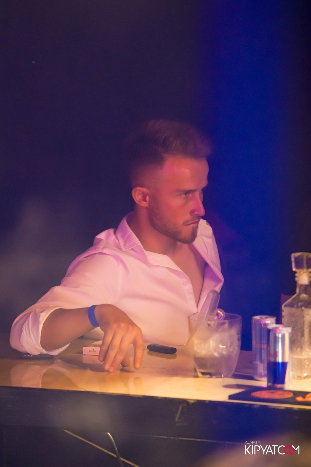 UYAT EMES BAR. КИПЯТКОМ АЛМАТЫ!