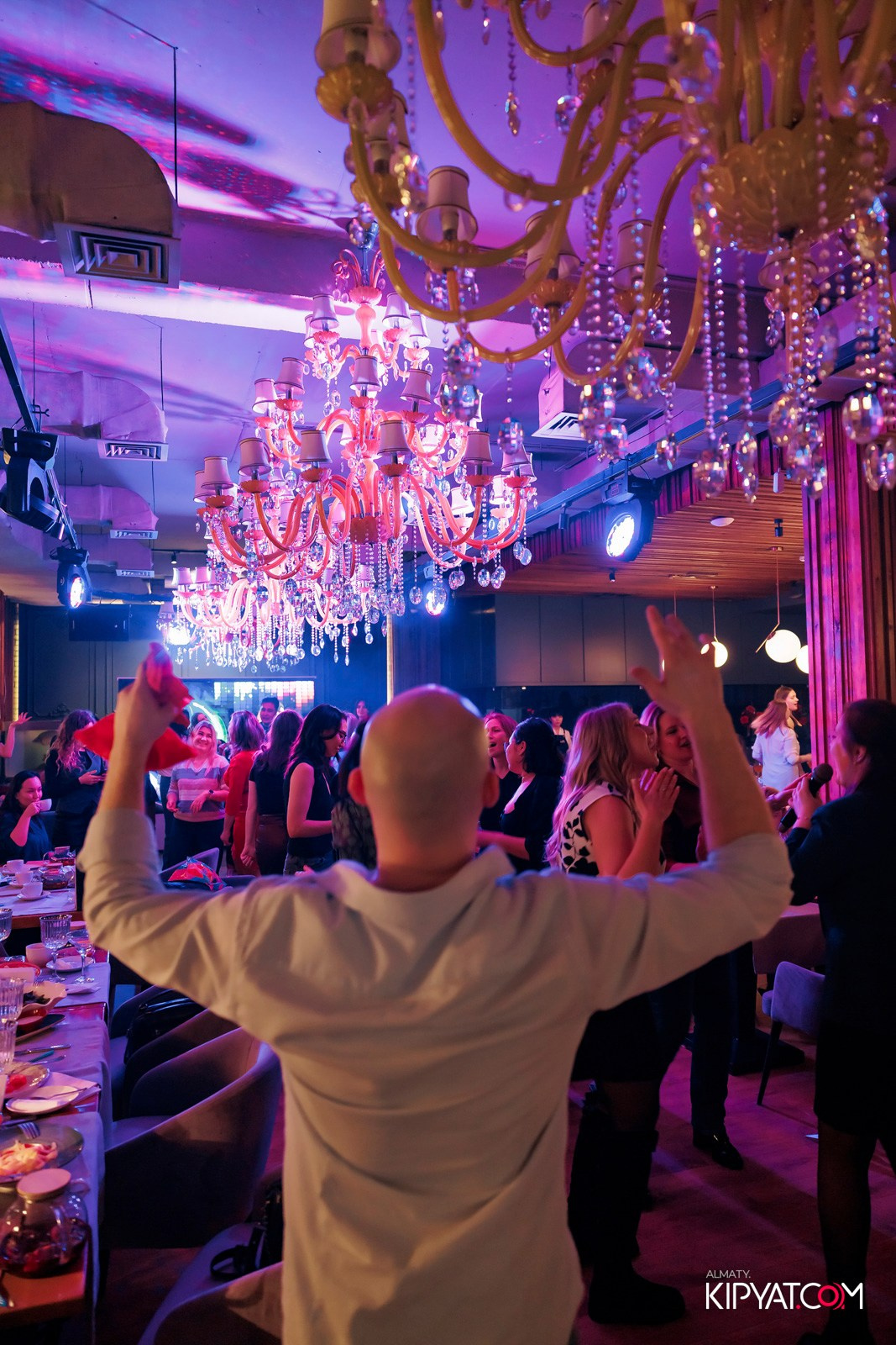 МУЗЫКАЛЬНОЕ ЛОТО В CAVIAR. КИПЯТКОМ АЛМАТЫ! Фотосъемка мероприятий в Алматы