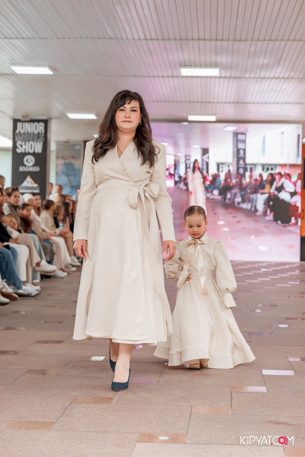 JUNIOR FASHION SHOW. КИПЯТКОМ АЛМАТЫ!