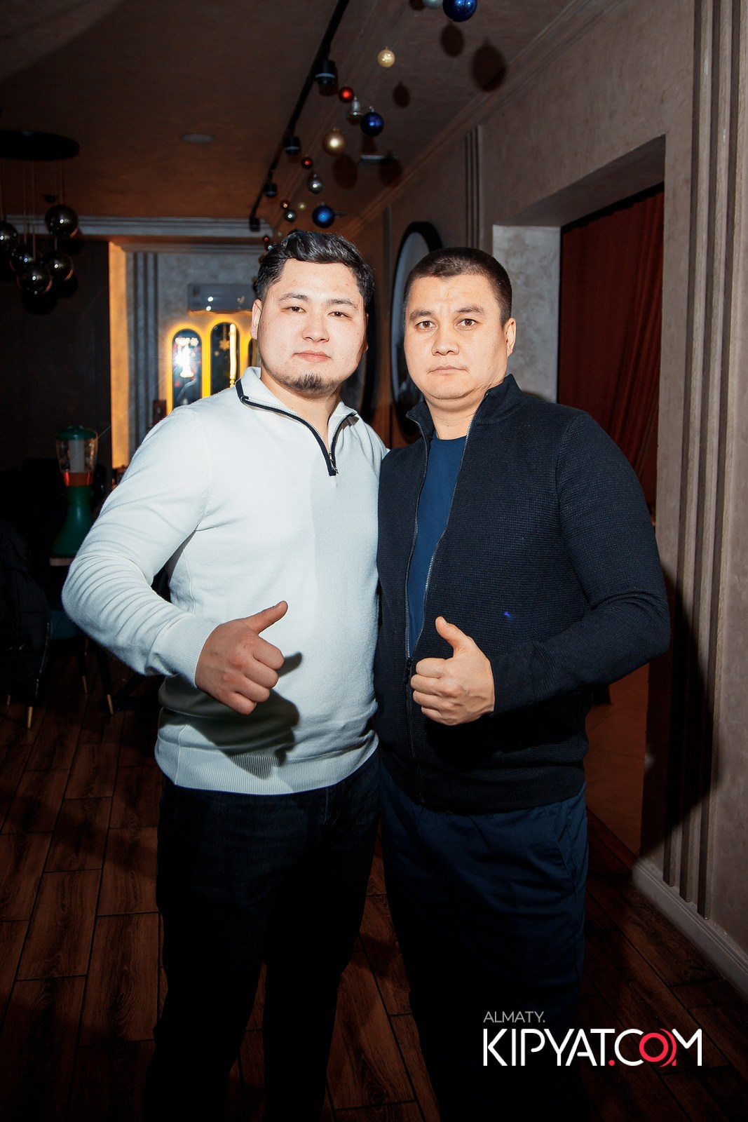 КАФЕ ЖАСМИН НА МОМЫШУЛЫ. КИПЯТКОМ АЛМАТЫ!