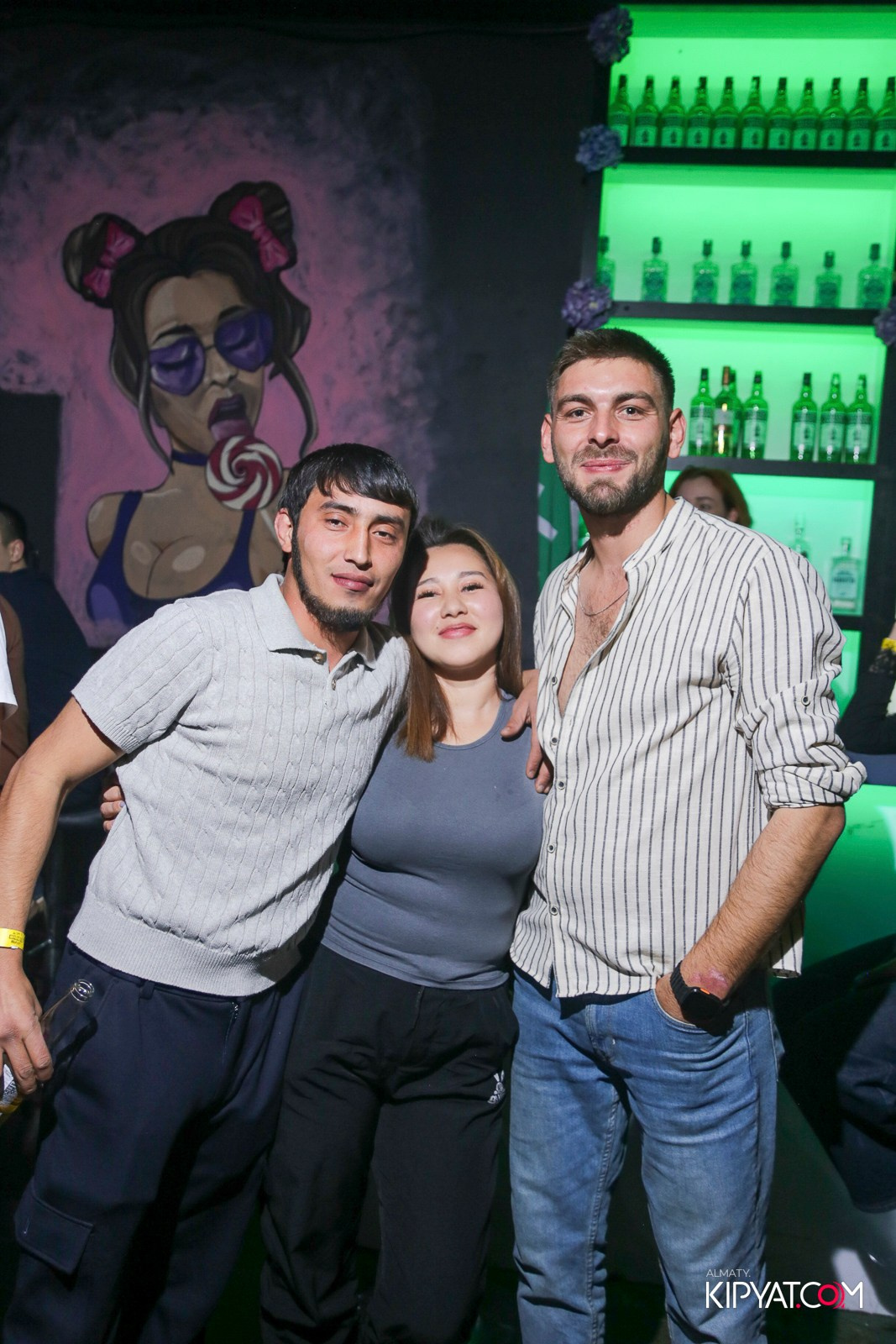 UYAT EMES BAR. КИПЯТКОМ АЛМАТЫ! Фотосъемка мероприятий в Алматы