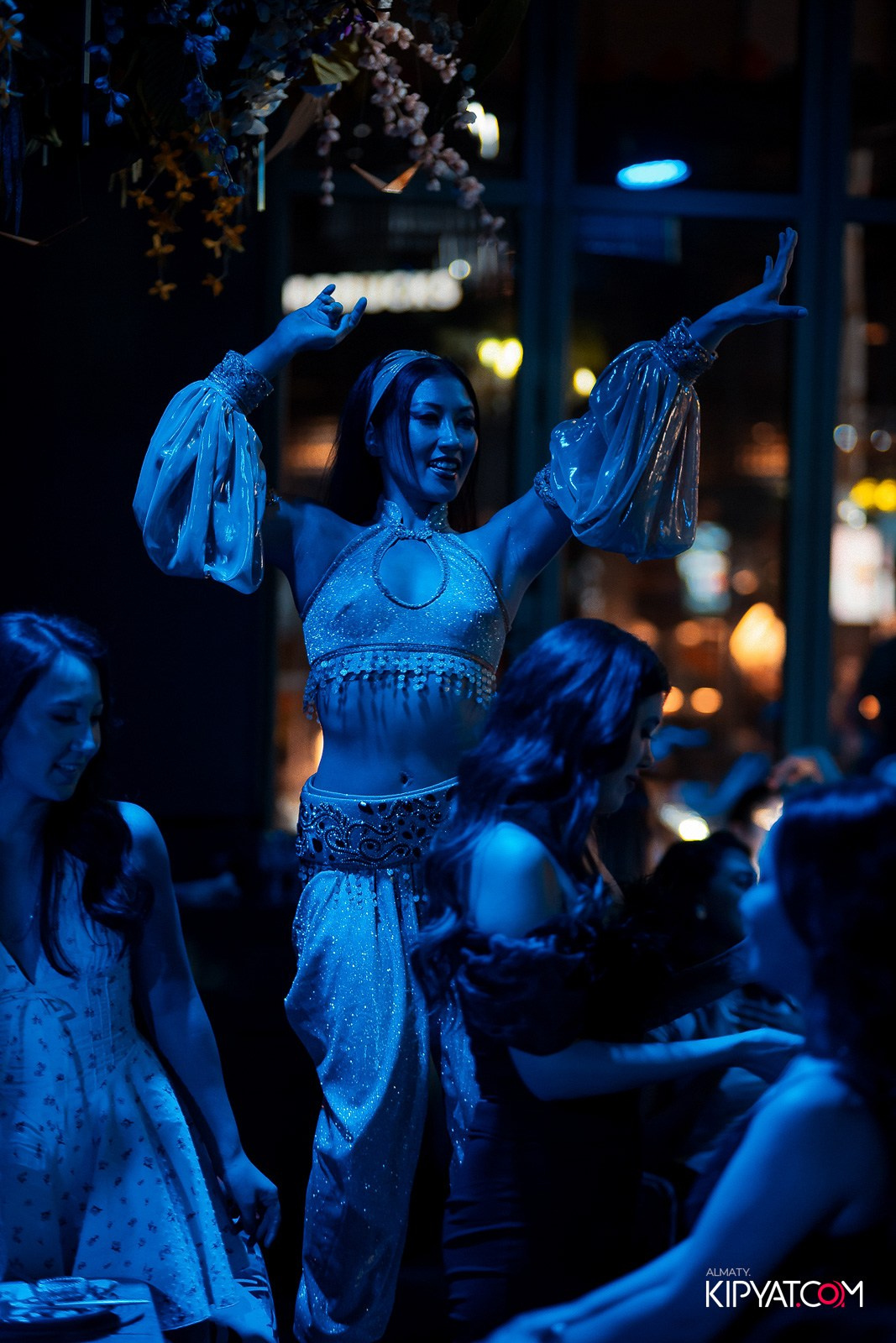 FRIENDS BAR & TERRACE. КИПЯТКОМ АЛМАТЫ!