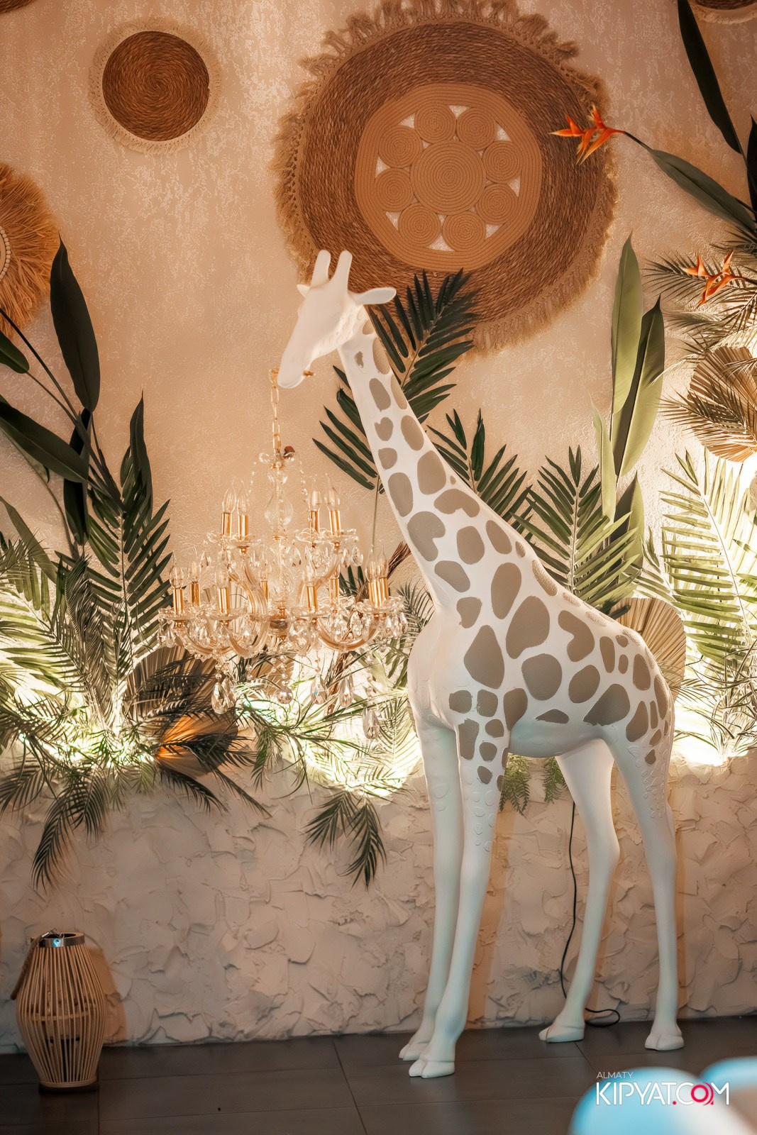 BAY RESTAURANT & BAR. КИПЯТКОМ АЛМАТЫ!