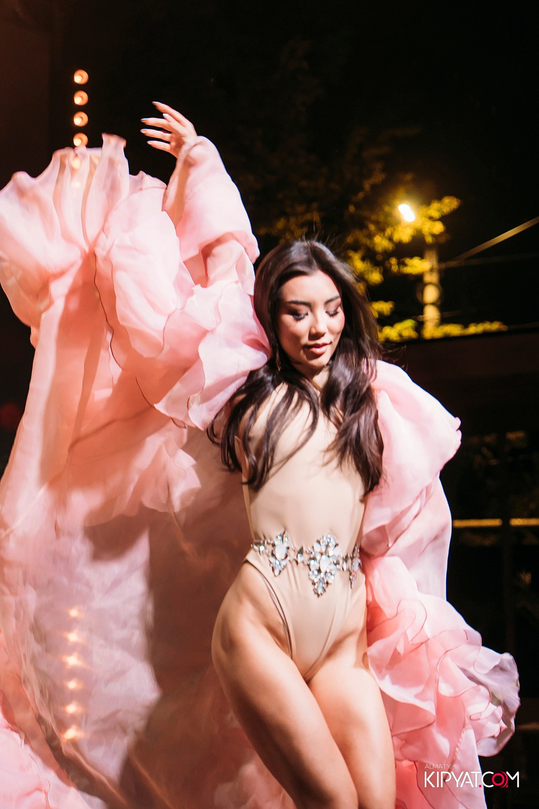 QUЕЕN. КИПЯТКОМ АЛМАТЫ!