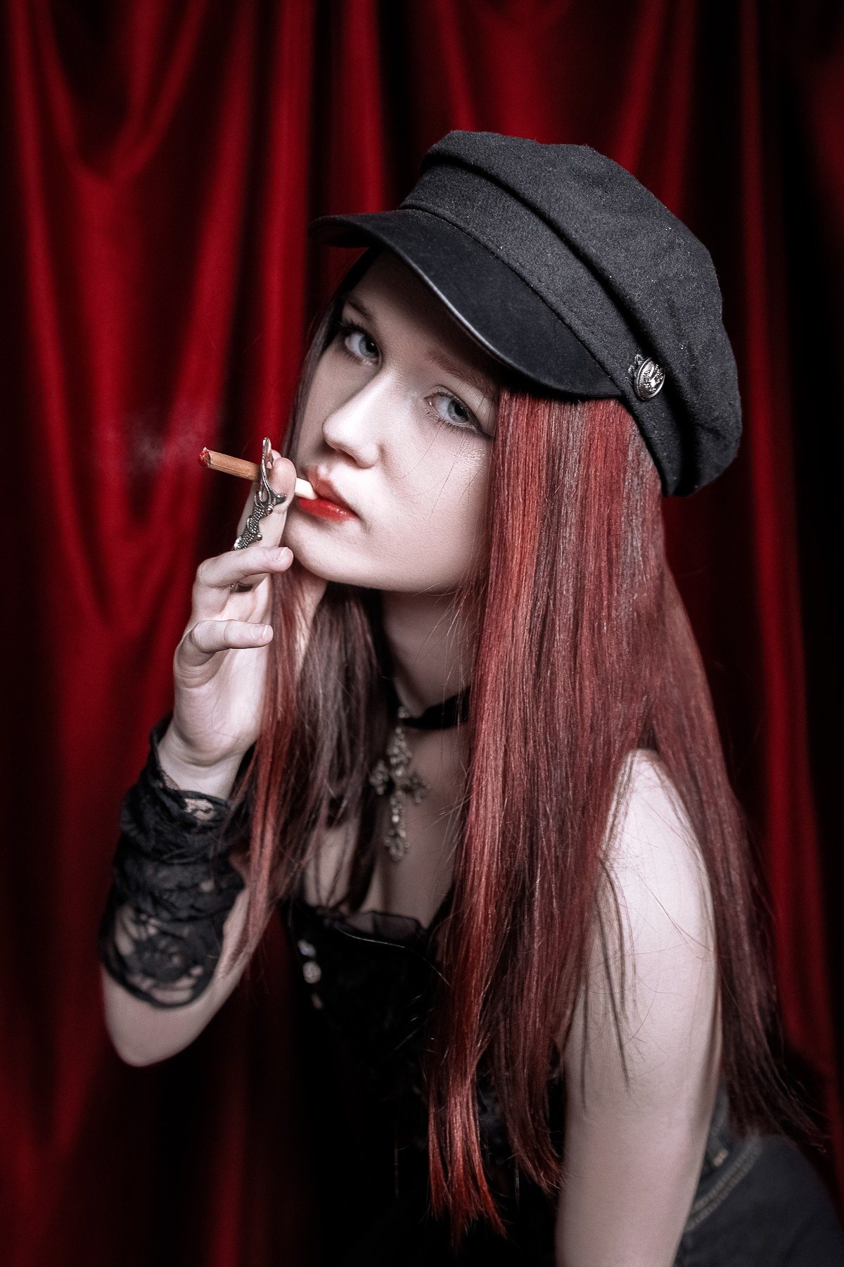 Isa — miss red. Лёша Афинский | Art & Fashion Фотограф в Екатеринбурге