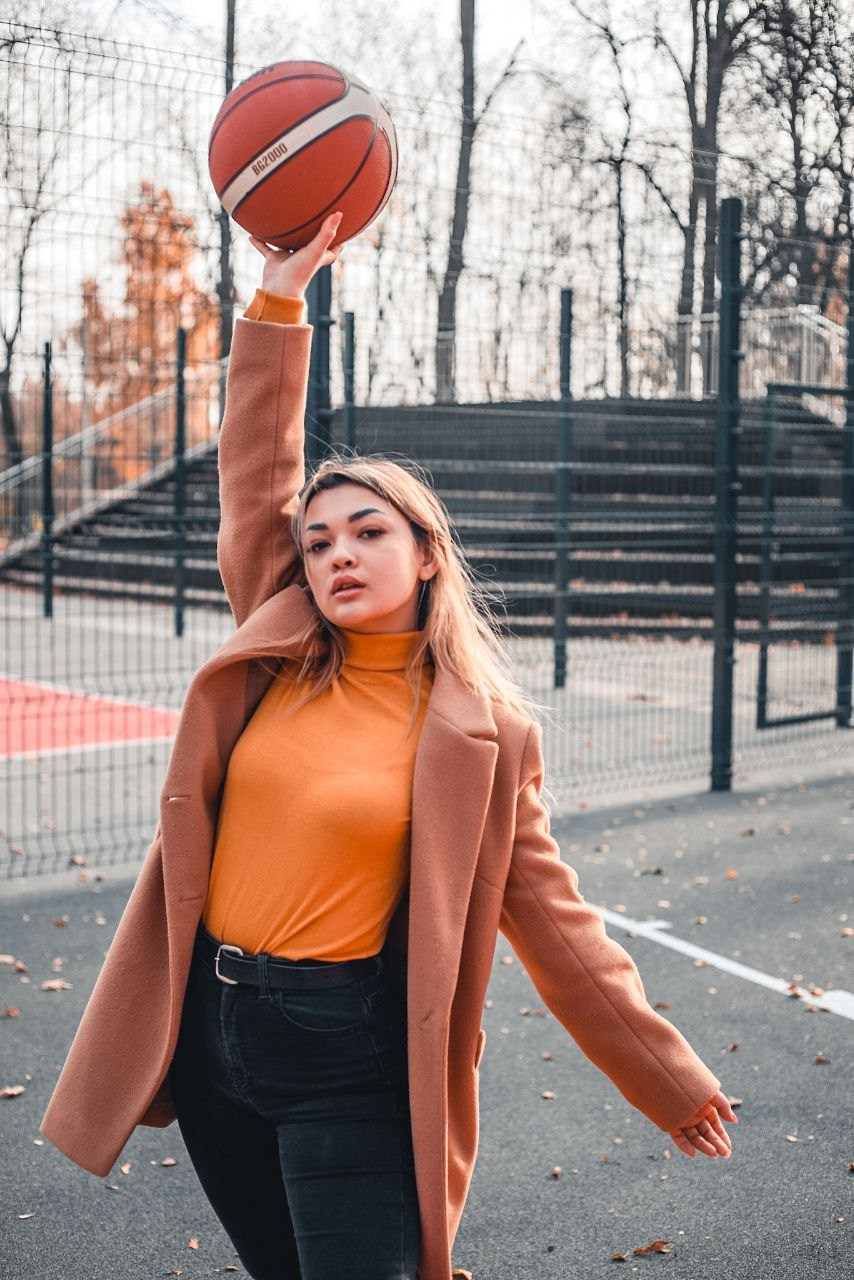 Фотосессия Карины осенью. Выпускные альбомы в Серпухове