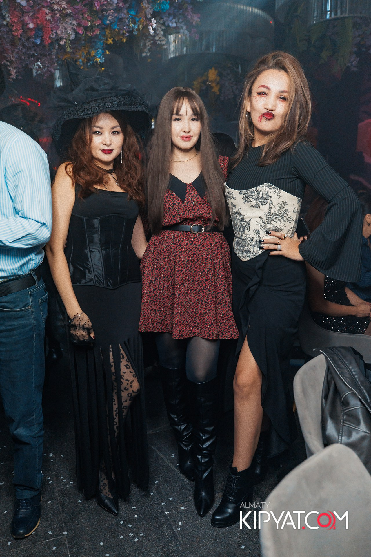 FRIENDS BAR & TERRACE. КИПЯТКОМ АЛМАТЫ! Фотосъемка мероприятий в Алматы