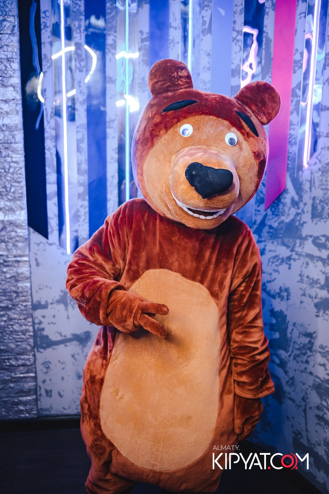 УХО И МЕДВЕДЬ НА ГАГАРИНА. КИПЯТКОМ АЛМАТЫ!