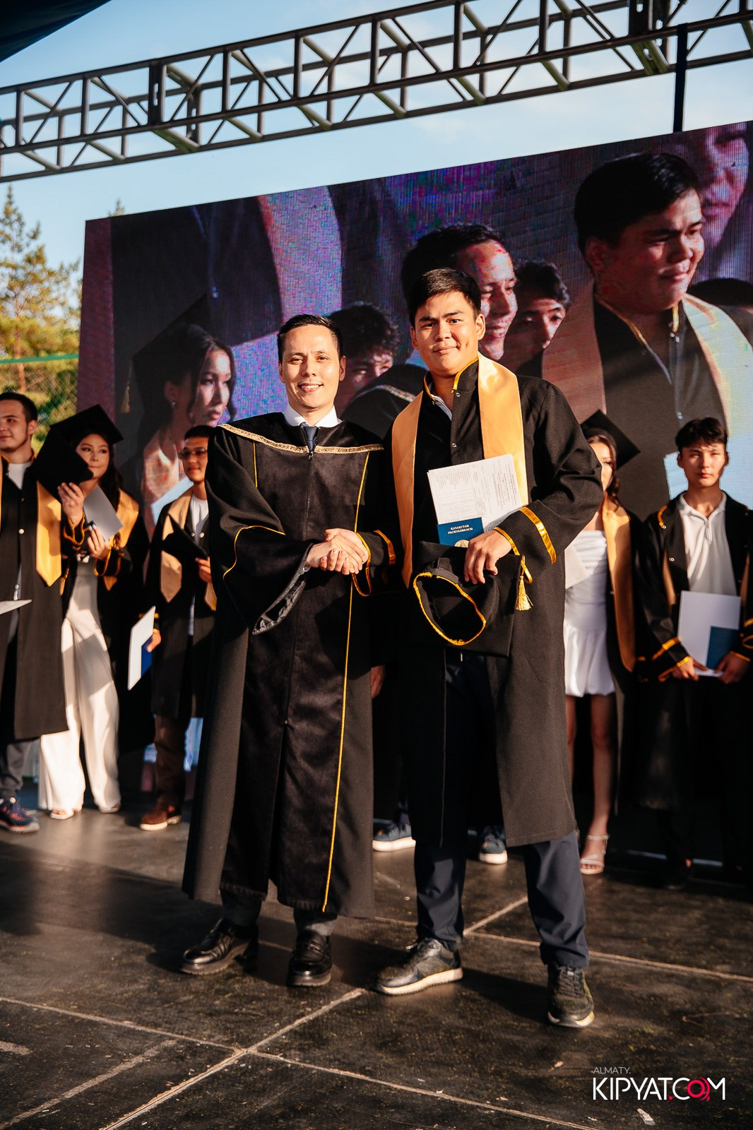 ВРУЧЕНИЕ ДИПЛОМОВ — НАРХОЗ КОЛЛЕДЖ. Part 3. КИПЯТКОМ АЛМАТЫ!