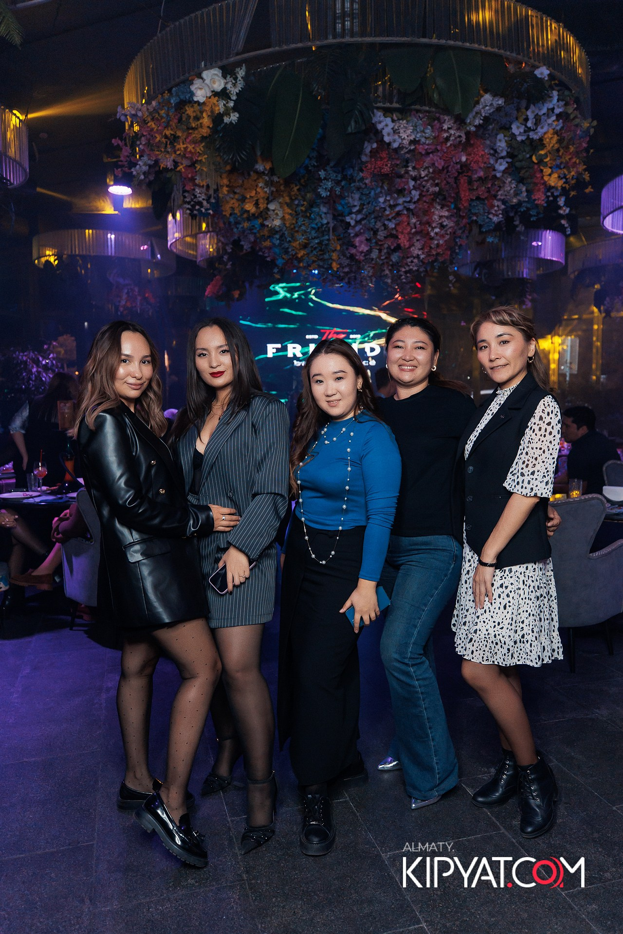 FRIENDS BAR & TERRACE. КИПЯТКОМ АЛМАТЫ! Фотосъемка мероприятий в Алматы