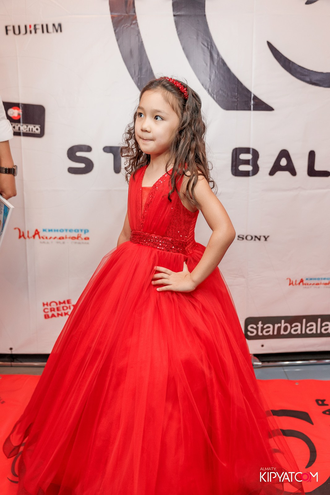 ПРЕЗЕНТАЦИЯ 10 ГРУППЫ КИНОПРОЕКТА STARBALALAR. КИПЯТКОМ АЛМАТЫ!