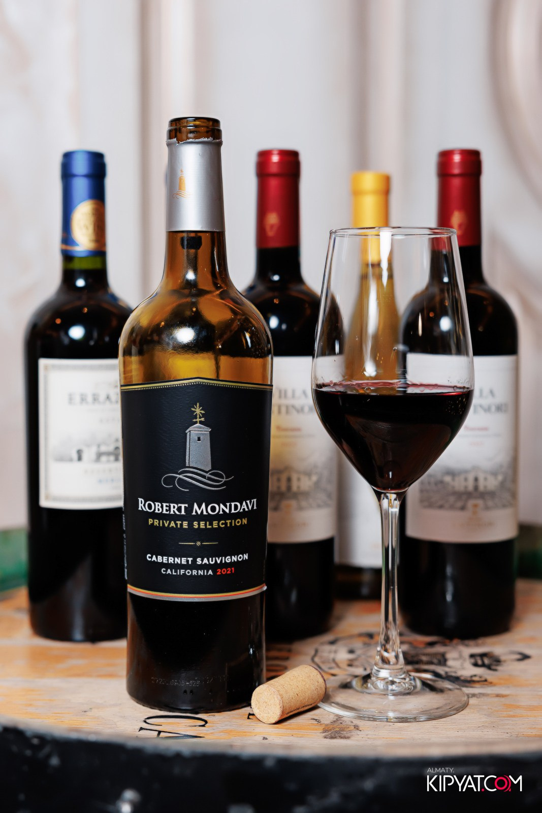 LAUREATE GRAND CAFÉ. КИПЯТКОМ АЛМАТЫ!