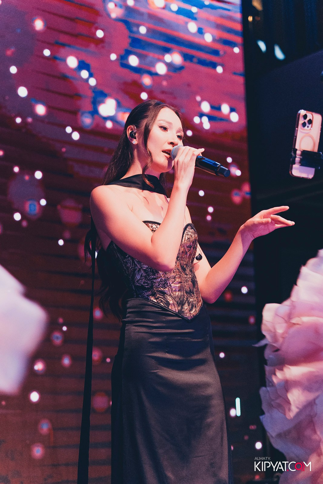 QUЕЕN. КИПЯТКОМ АЛМАТЫ!