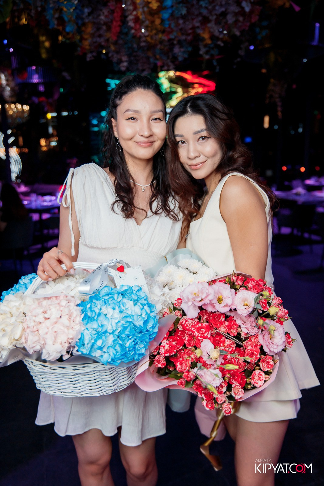 FRIENDS BAR & TERRACE. КИПЯТКОМ АЛМАТЫ!