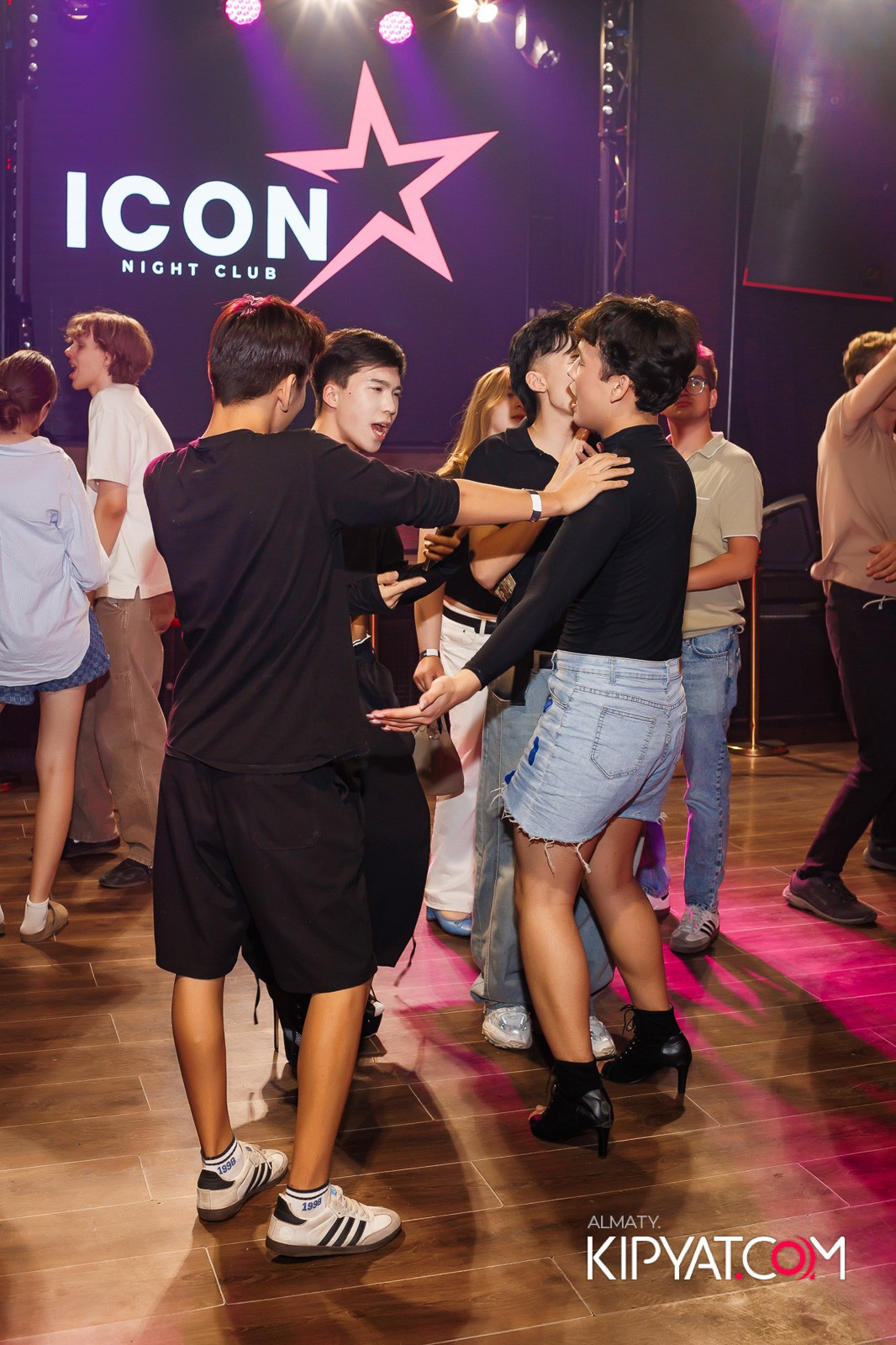 НОЧНОЙ КЛУБ ICON. КИПЯТКОМ АЛМАТЫ!