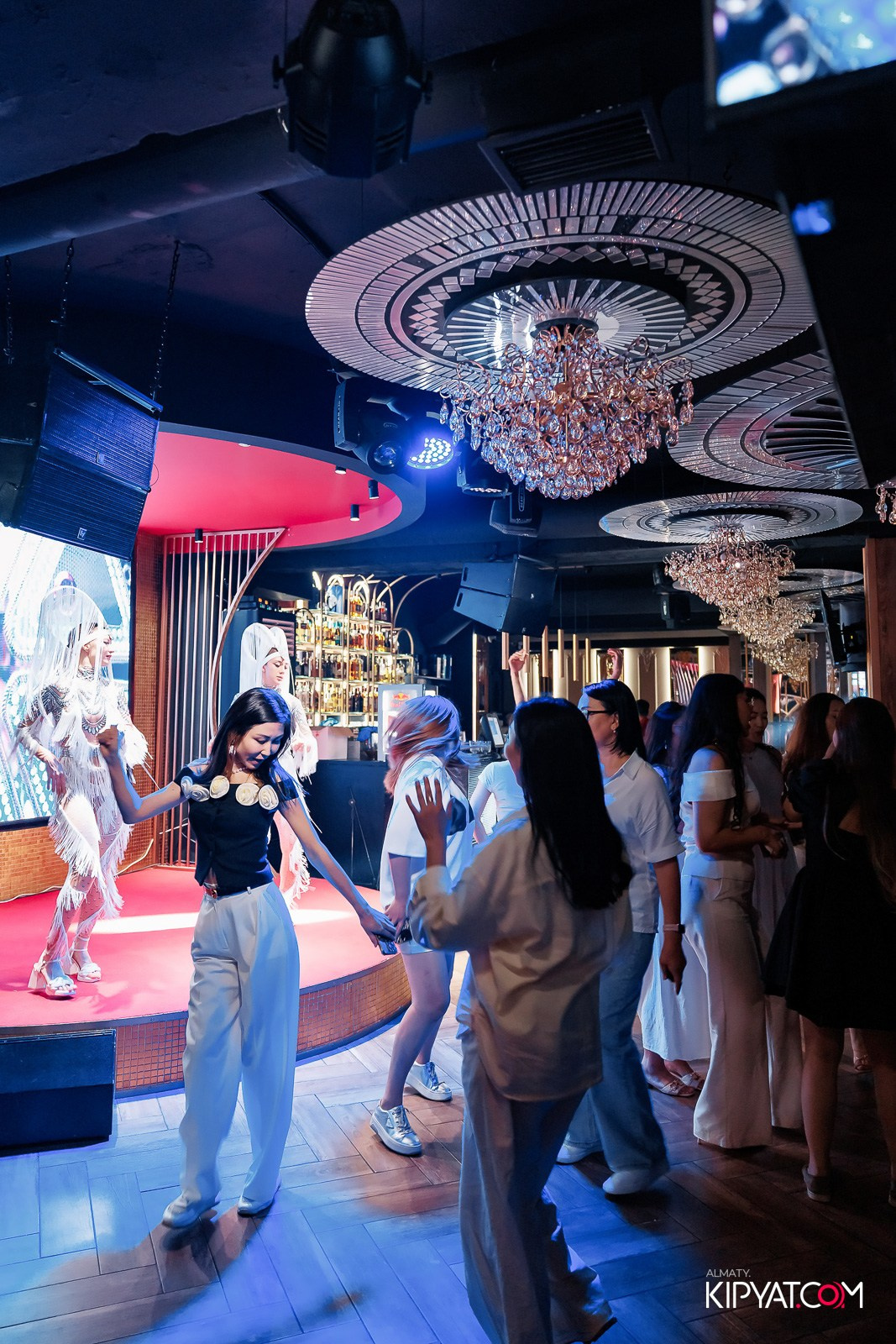 ЗАЯ, НА БИС. КИПЯТКОМ АЛМАТЫ!