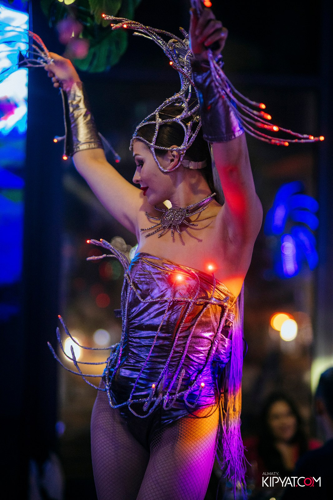 FRIENDS BAR & TERRACE. КИПЯТКОМ АЛМАТЫ!