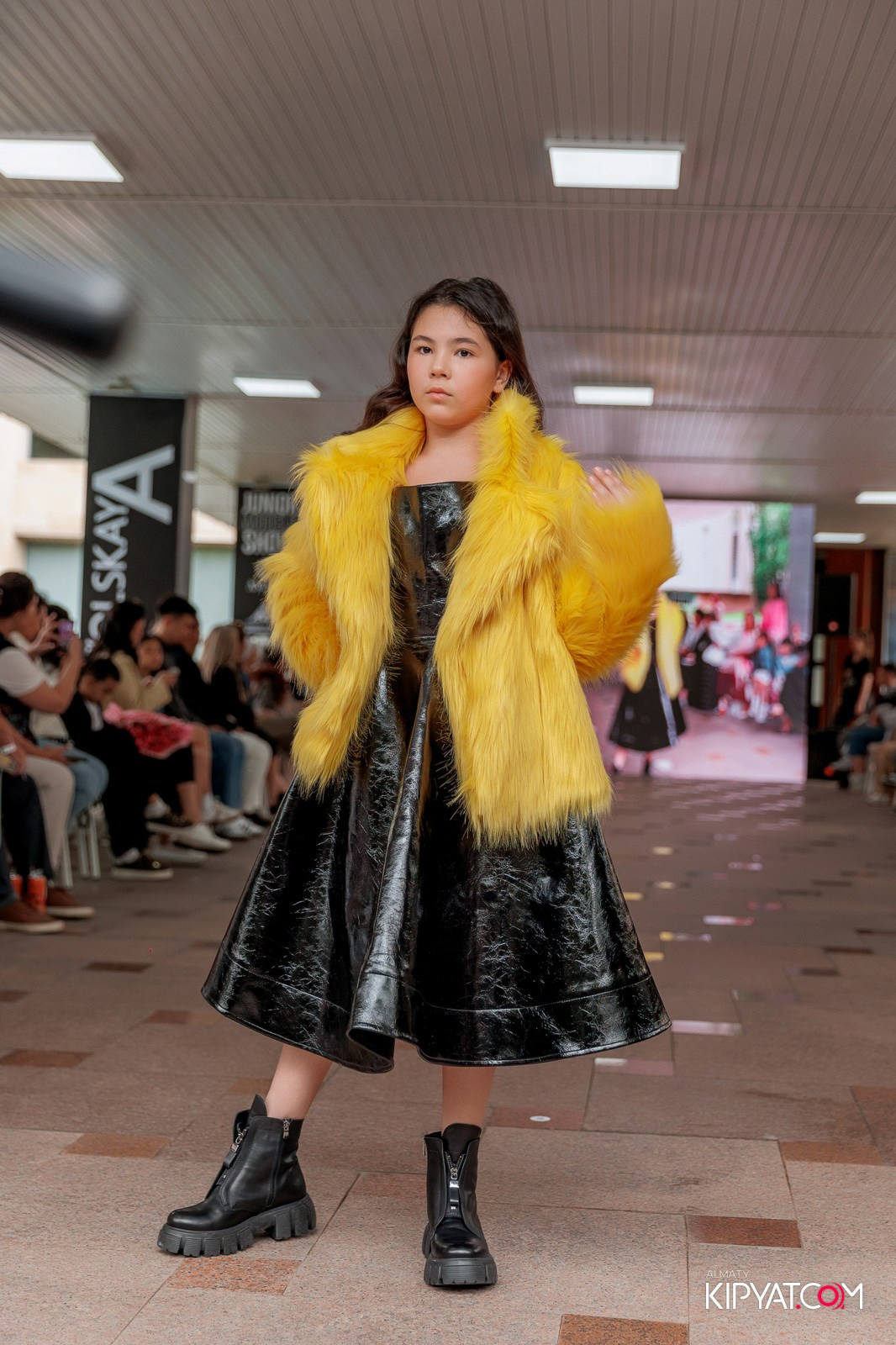 JUNIOR FASHION SHOW. КИПЯТКОМ АЛМАТЫ!