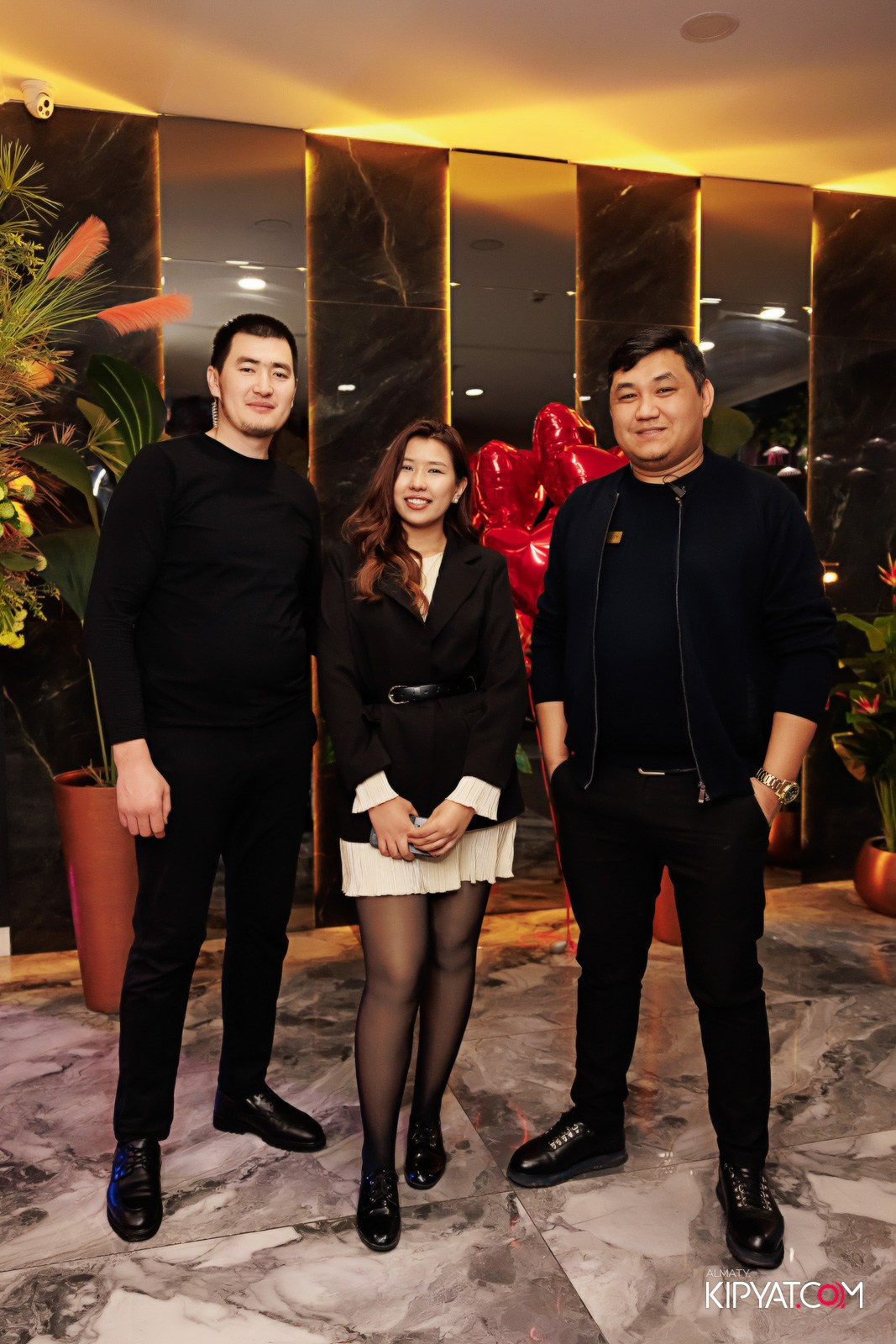 БАР ПАНАЕХАЛИ НА ДОСТЫК. КИПЯТКОМ АЛМАТЫ!