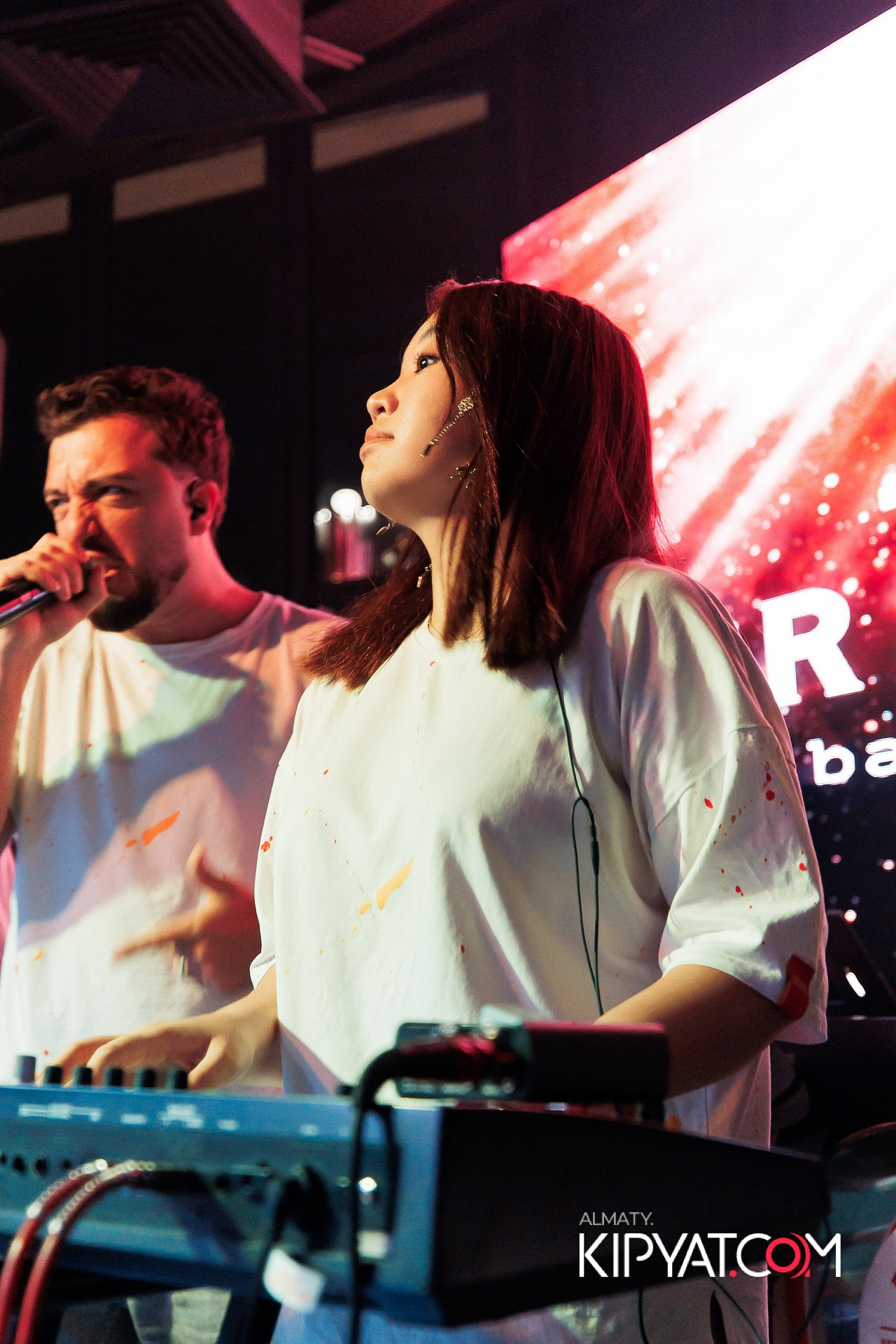 Friends bar & terrace. КИПЯТКОМ АЛМАТЫ!