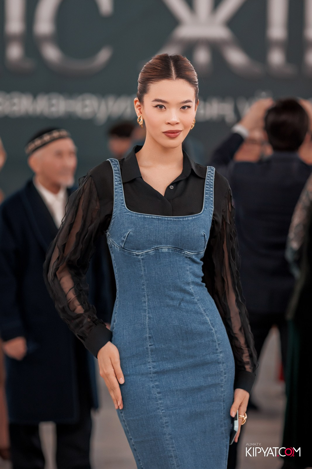 FASHION ПОКАЗ, КАЗАХСКОЙ НАЦИОНАЛЬНОЙ ОДЕЖДЫ. КИПЯТКОМ АЛМАТЫ!