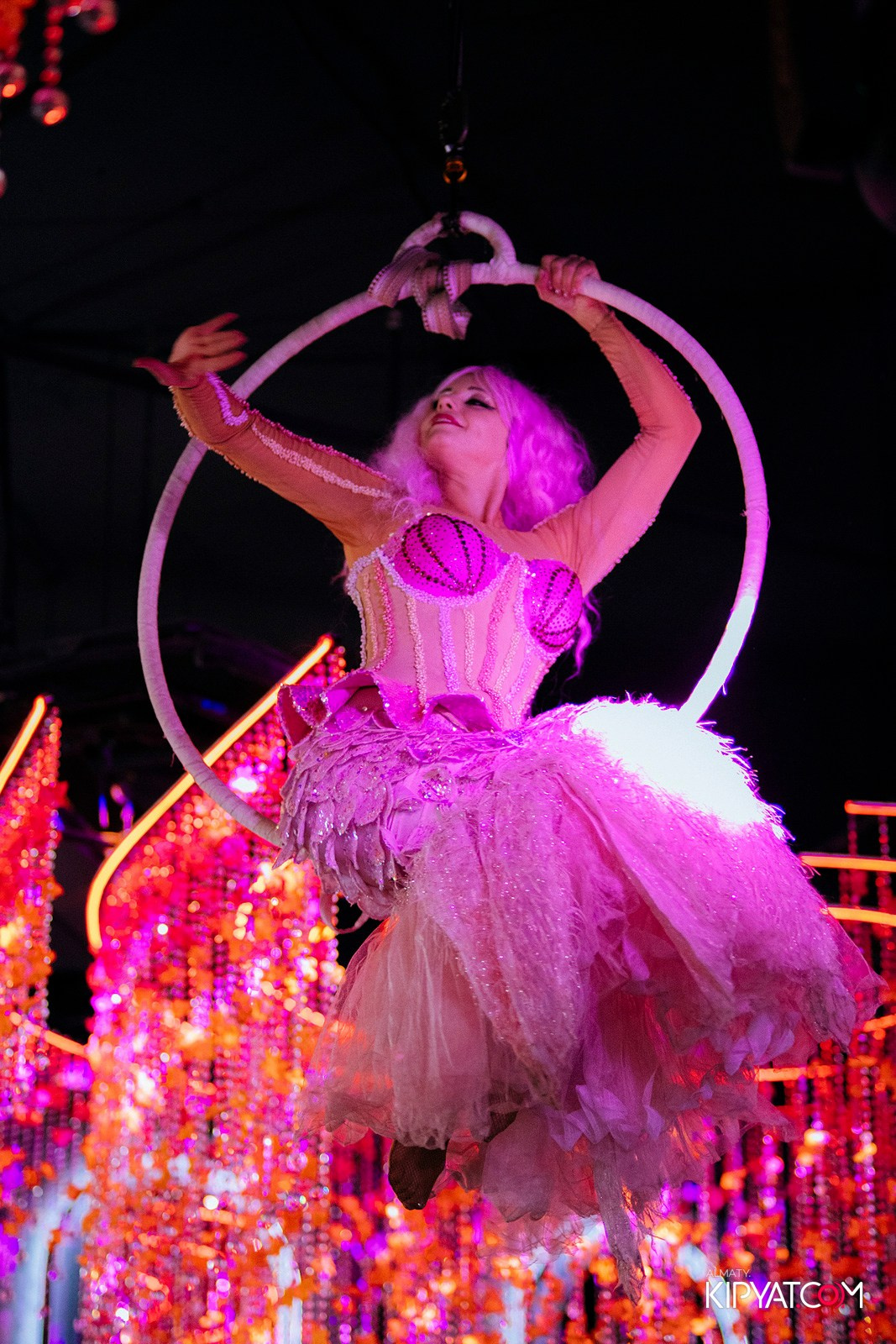 FRIENDS BAR & TERRACE. КИПЯТКОМ АЛМАТЫ!