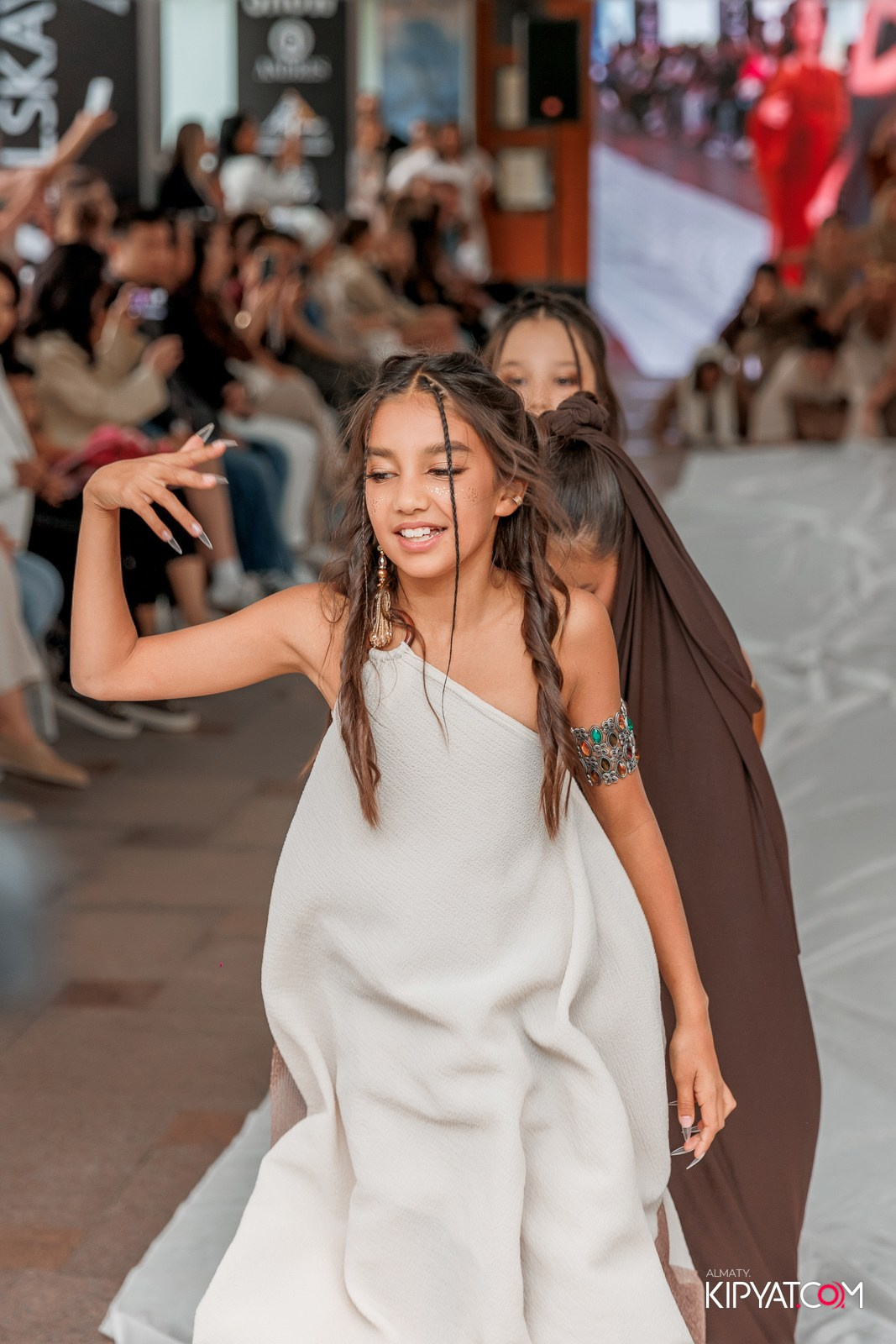 JUNIOR FASHION SHOW. КИПЯТКОМ АЛМАТЫ!