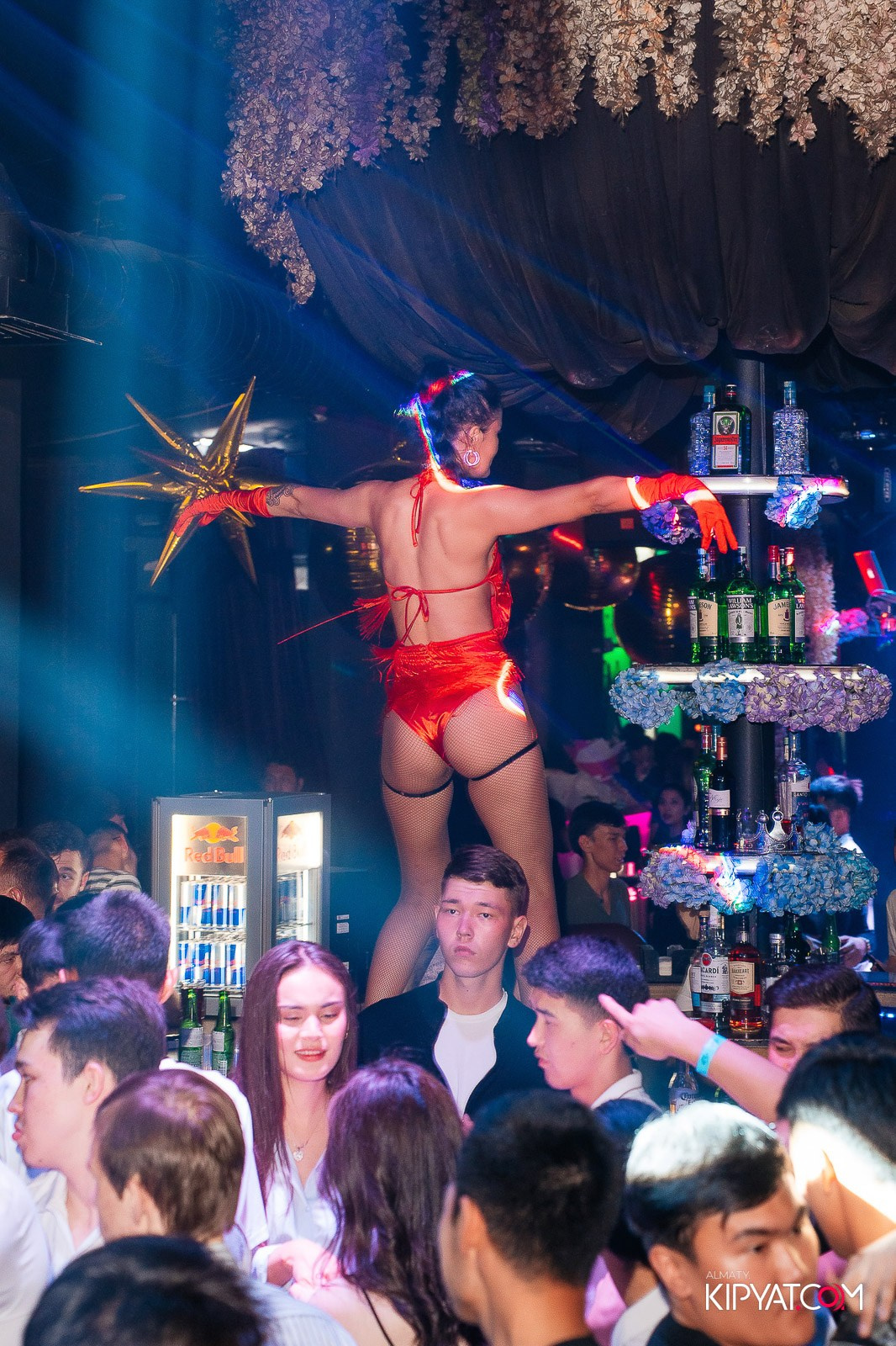 UYAT EMES BAR. КИПЯТКОМ АЛМАТЫ!