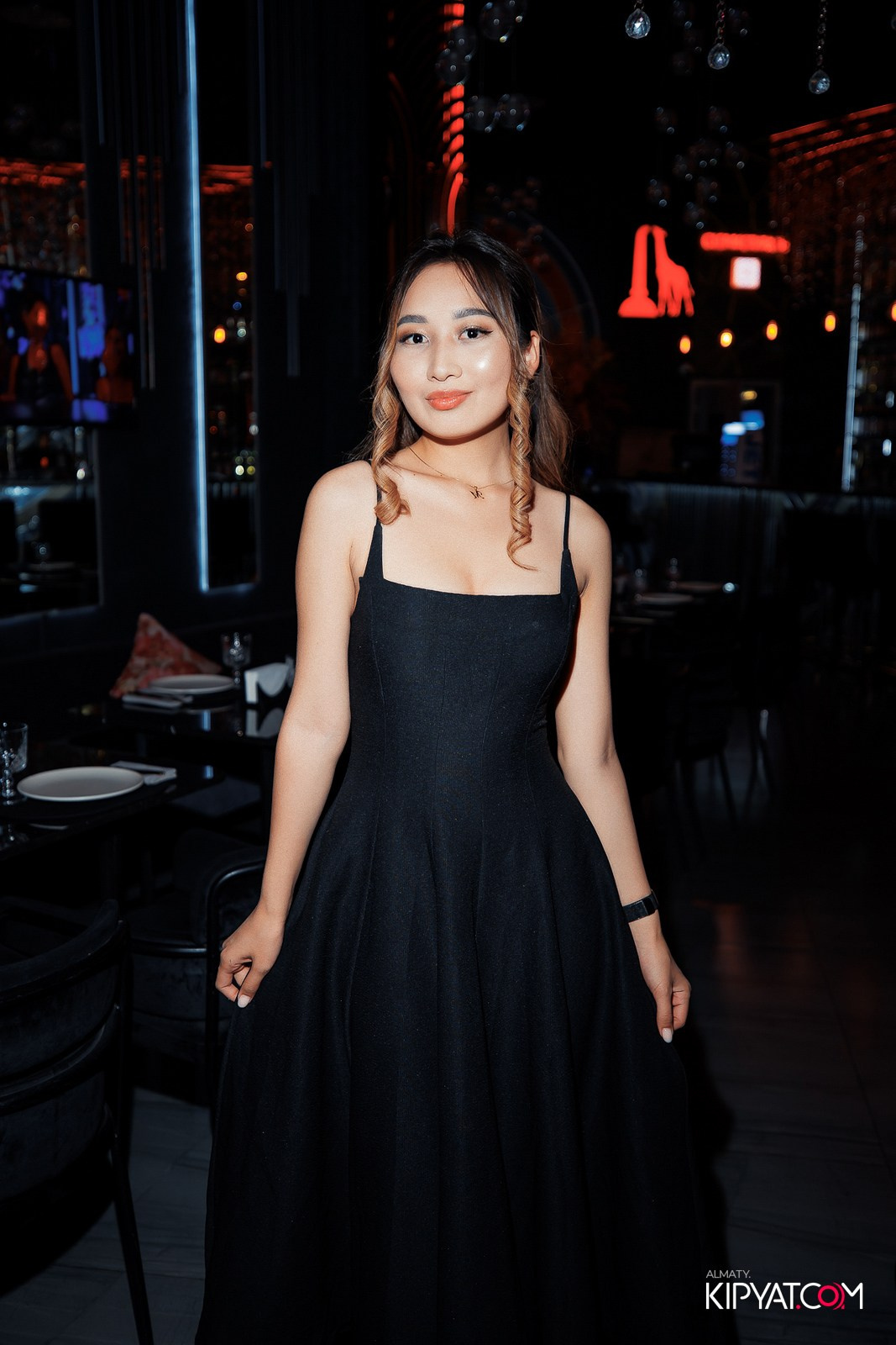 FRIENDS BAR & TERRACE. КИПЯТКОМ АЛМАТЫ!