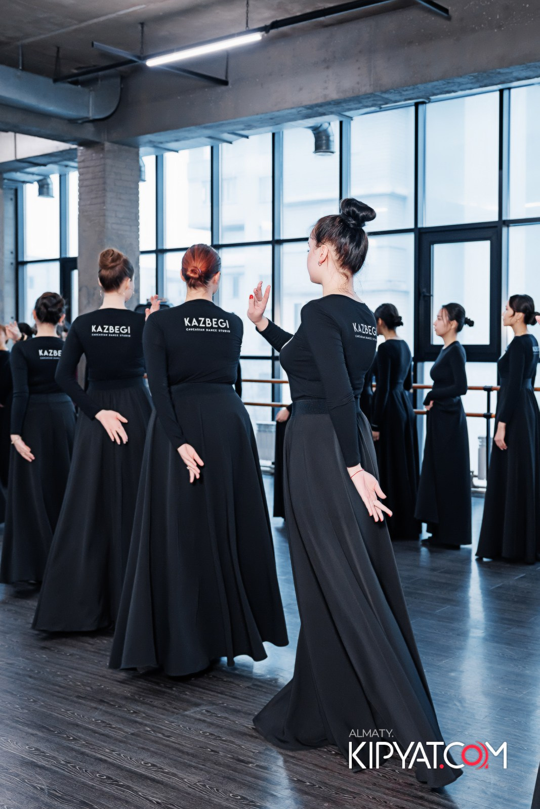 BLOCKBUSTER ТАНЦЕВАЛЬНАЯ АКАДЕМИЯ. КИПЯТКОМ АЛМАТЫ!