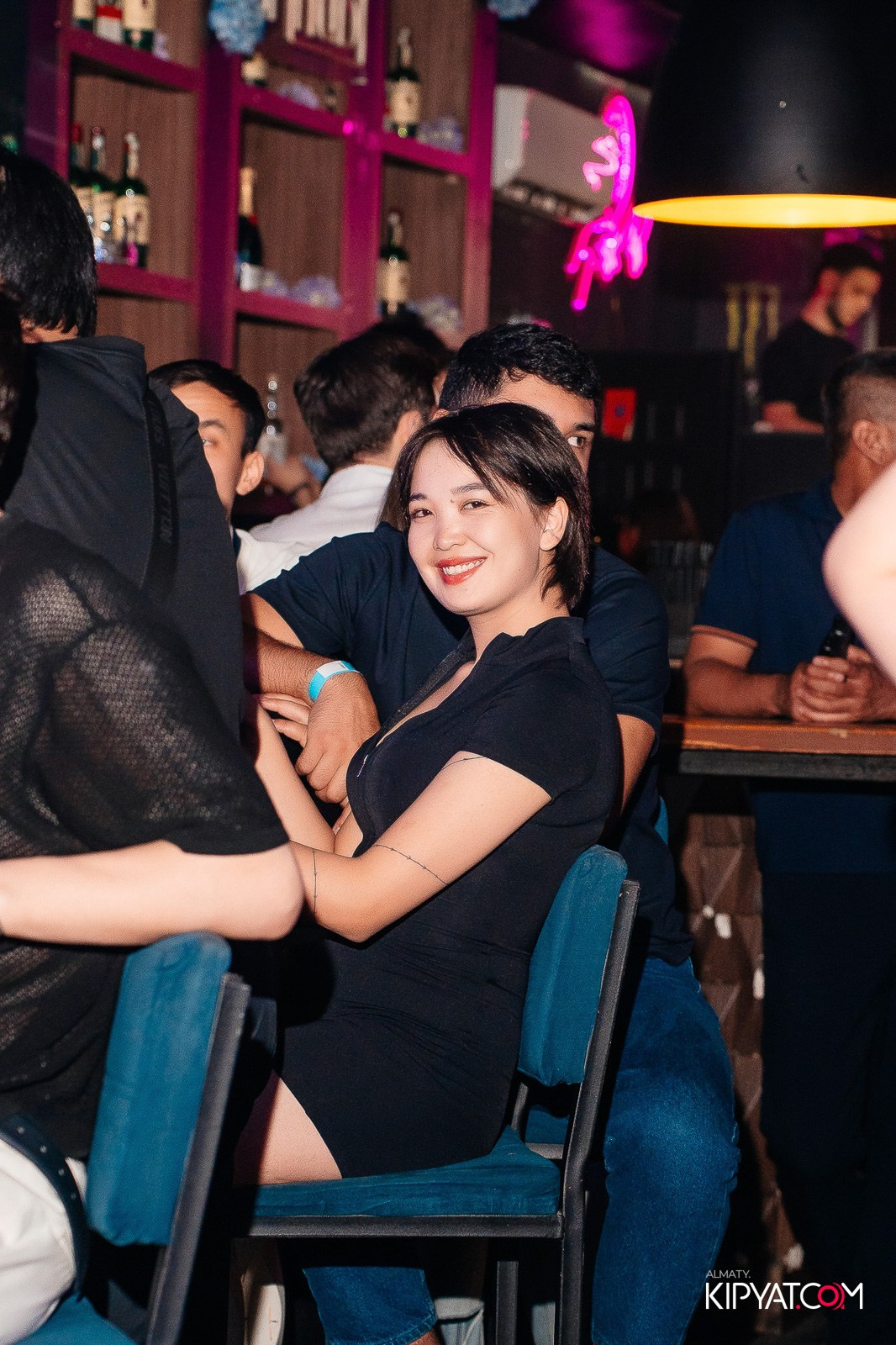 UYAT EMES BAR. КИПЯТКОМ АЛМАТЫ!