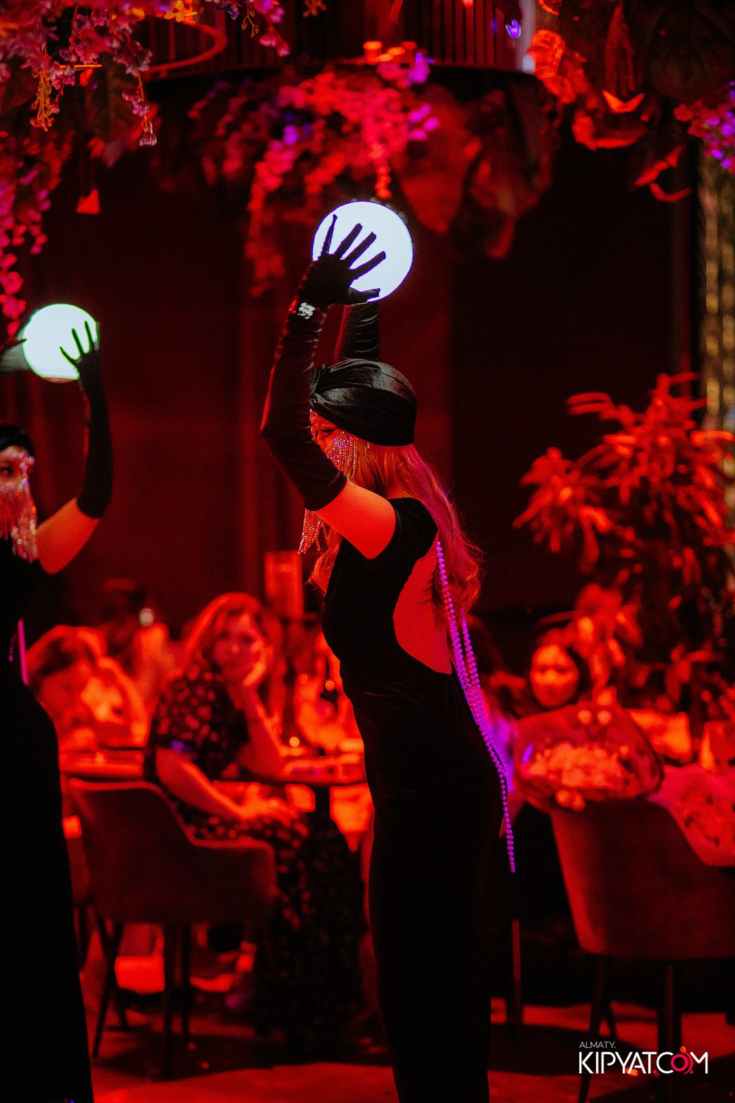 FRIENDS BAR & TERRACE. КИПЯТКОМ АЛМАТЫ!