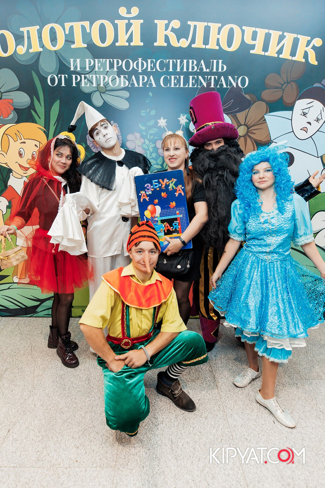 ЗОЛОТОЙ КЛЮЧИК И РЕТРОФЕСТИВАЛЬ ОТ РЕСТОБАРА CELENTANO. КИПЯТКОМ АЛМАТЫ!