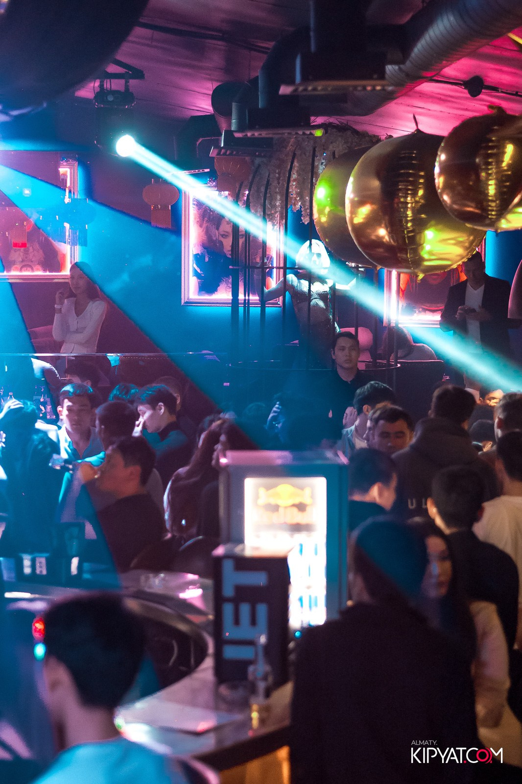 UYAT EMES BAR. КИПЯТКОМ АЛМАТЫ!