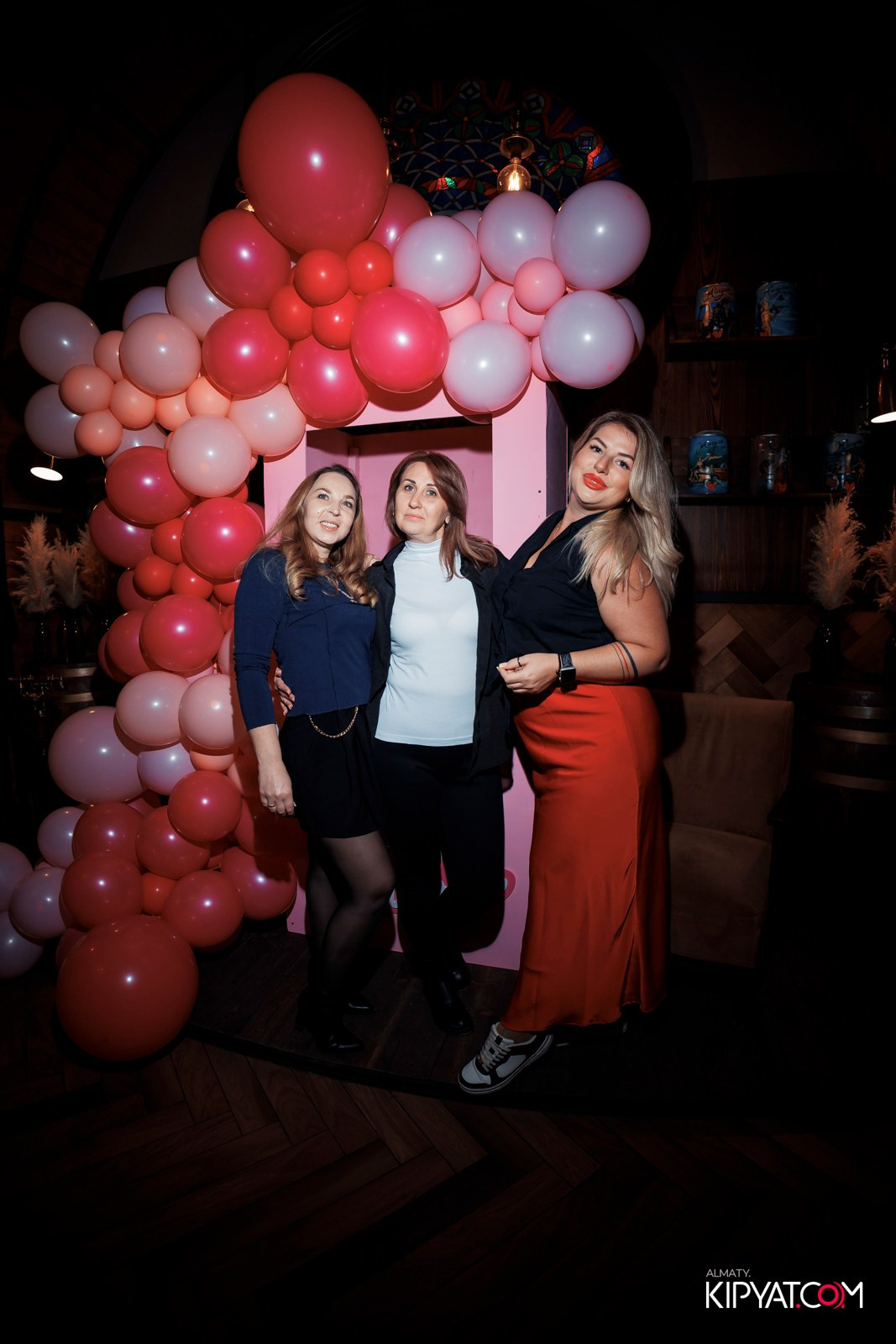 ЖИГУЛИ БАР НА АУЭЗОВА. КИПЯТКОМ АЛМАТЫ! Фотосъемка мероприятий в Алматы