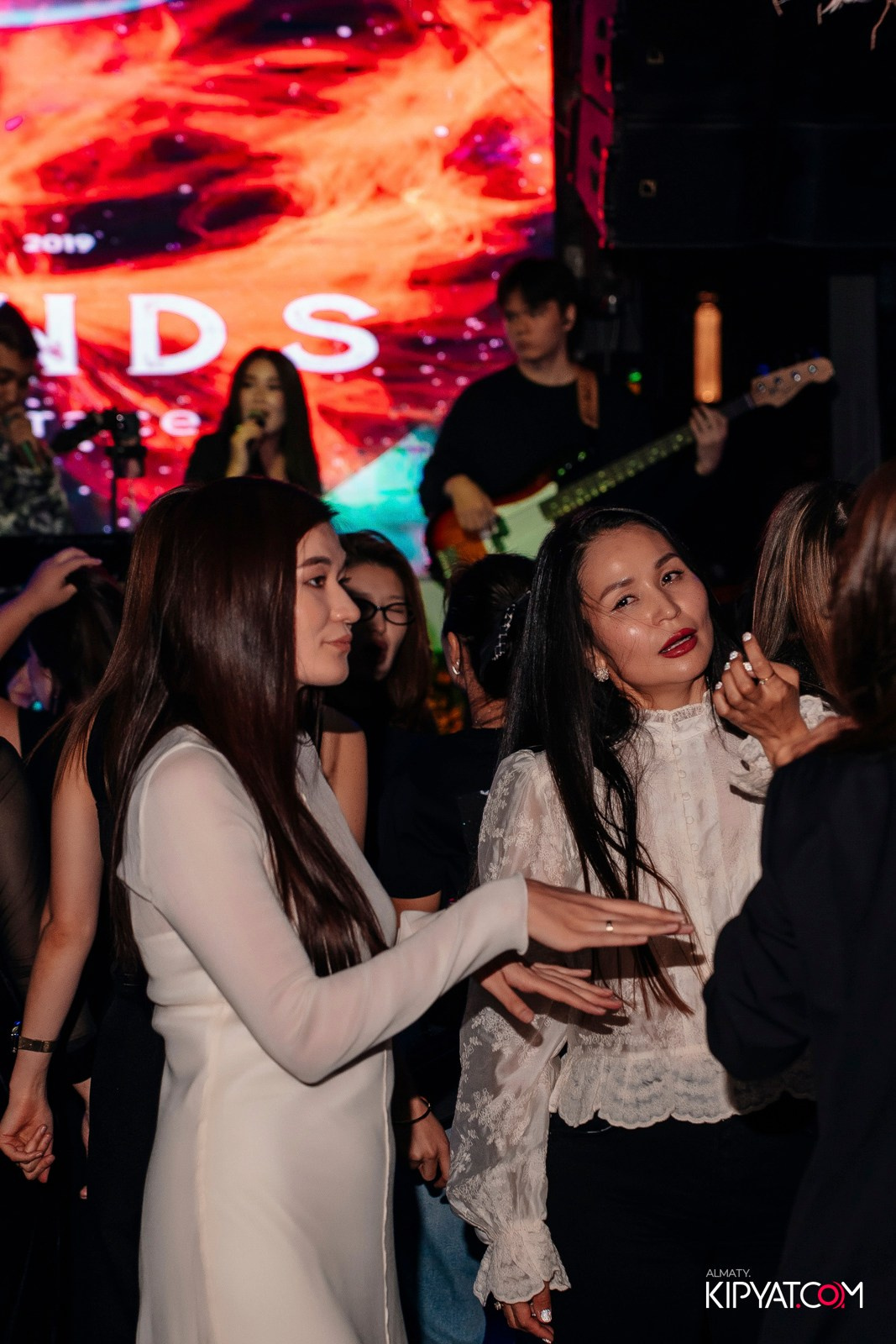 FRIENDS BAR & TERRACE. КИПЯТКОМ АЛМАТЫ!