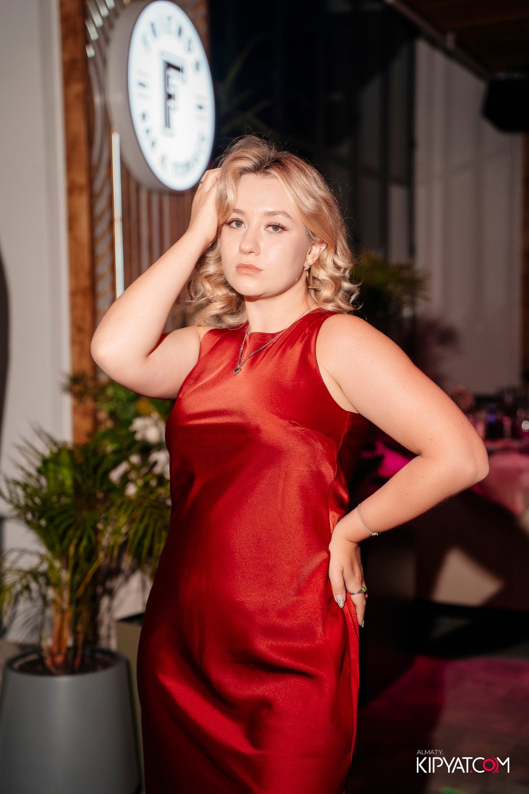 FRIENDS BAR & TERRACE. КИПЯТКОМ АЛМАТЫ!