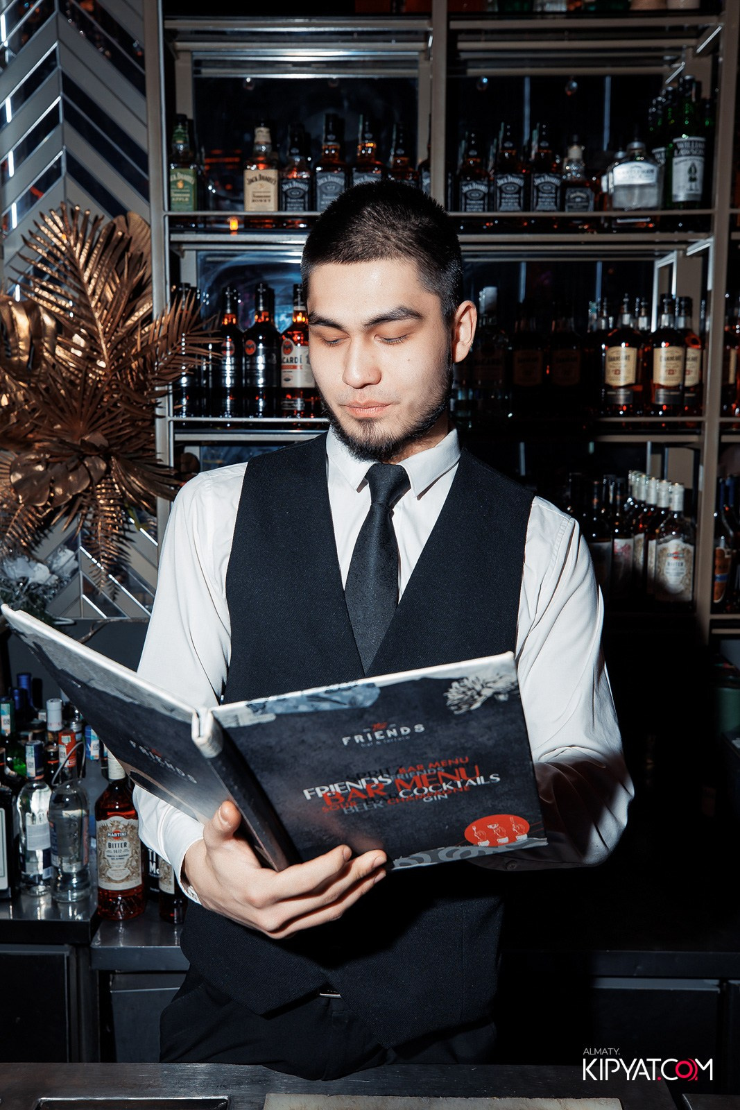 FRIENDS BAR & TERRACE. КИПЯТКОМ АЛМАТЫ!