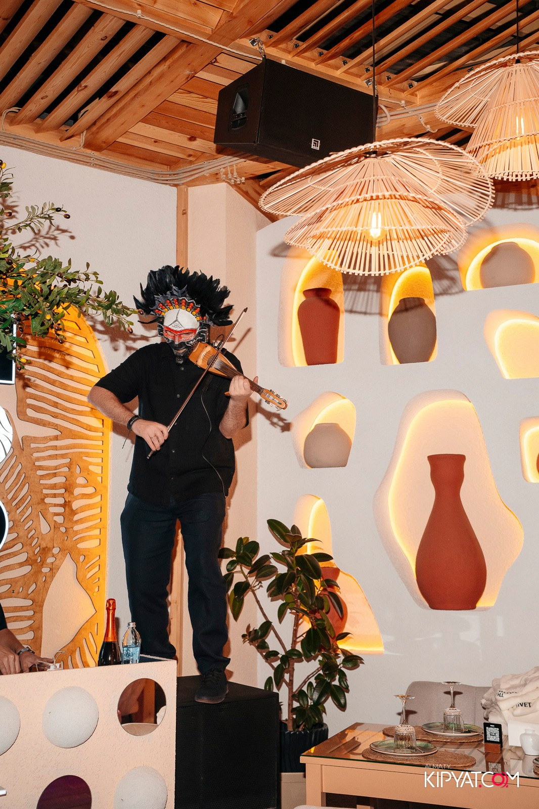 MOOD KARAOKE & TERRACE. КИПЯТКОМ АЛМАТЫ!