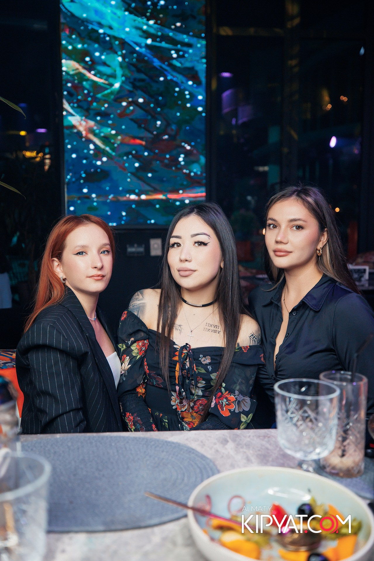 Friends bar & terrace. КИПЯТКОМ АЛМАТЫ!