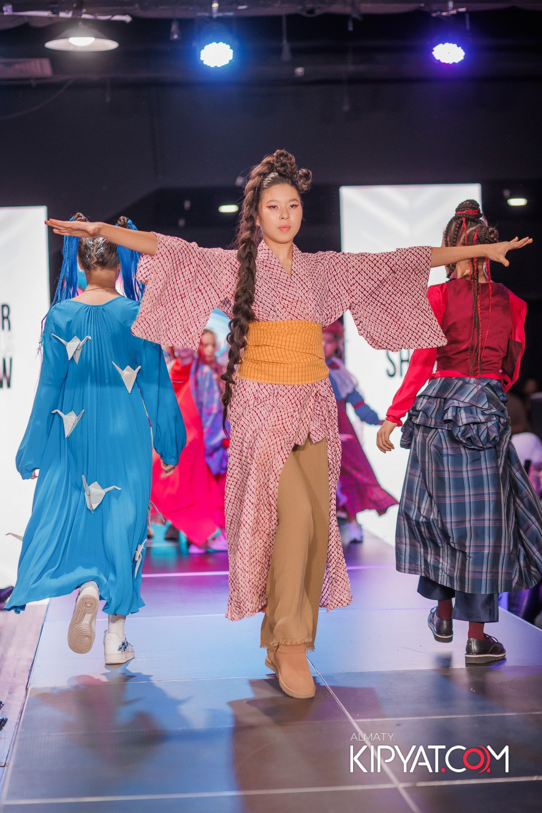 JUNIOR MODELS SHOW В РАМКАХ БЛАГОТВОРИТЕЛЬНОГО ПРОЕКТА МОДА ЗА СЧАСТЬЕ ДЕТЕЙ. КИПЯТКОМ АЛМАТЫ!