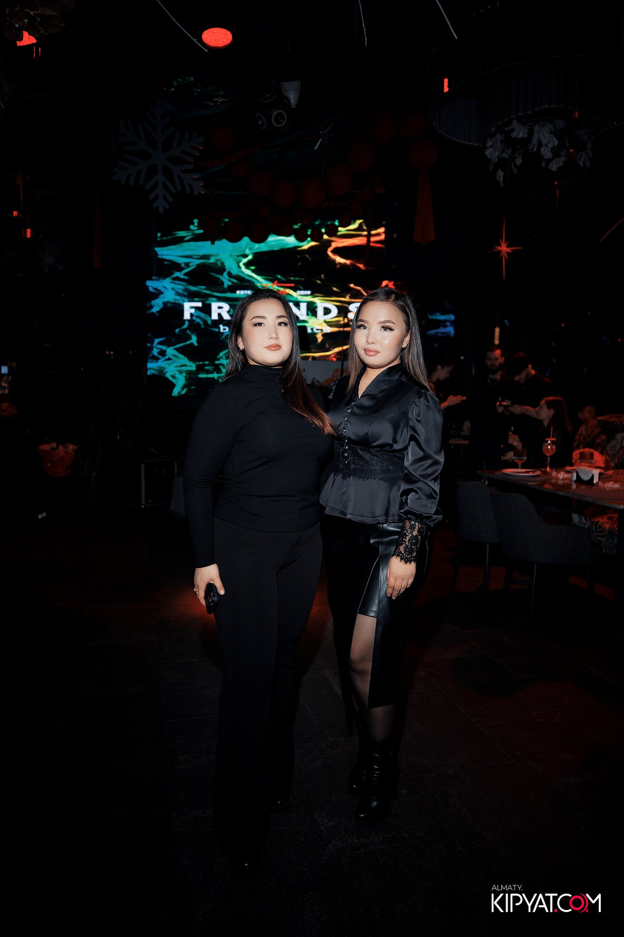 FRIENDS BAR & TERRACE. КИПЯТКОМ АЛМАТЫ! Фотосъемка мероприятий в Алматы