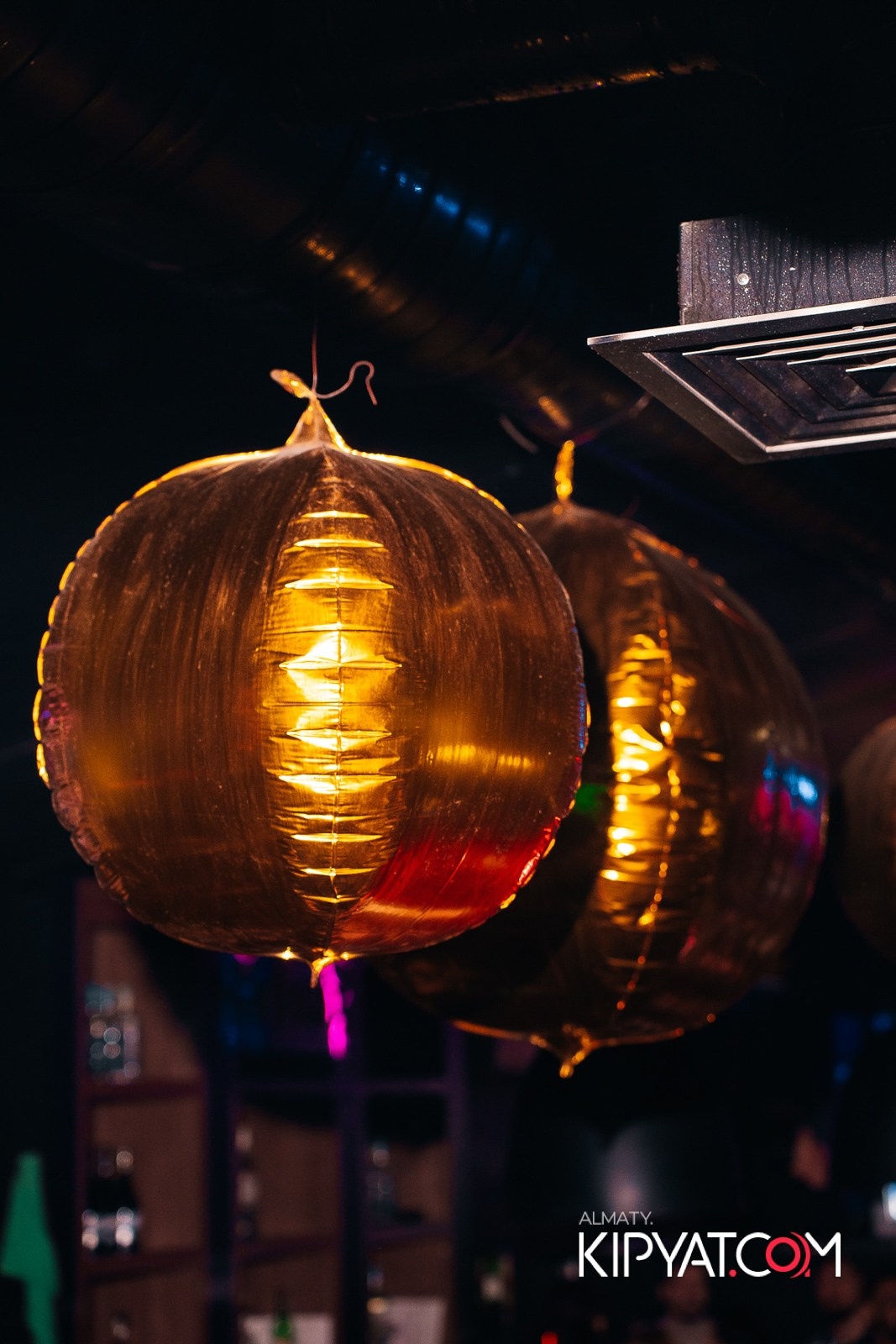 UYAT EMES BAR. КИПЯТКОМ АЛМАТЫ!