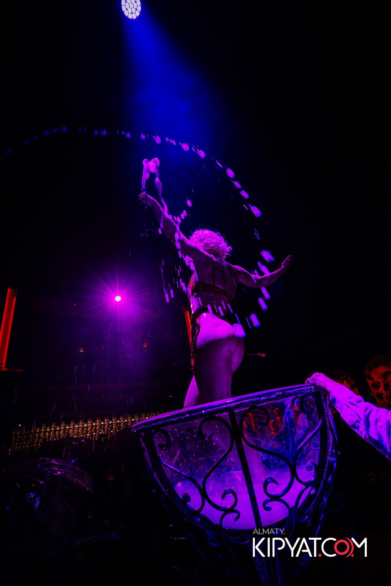 QUEEN. КИПЯТКОМ АЛМАТЫ!