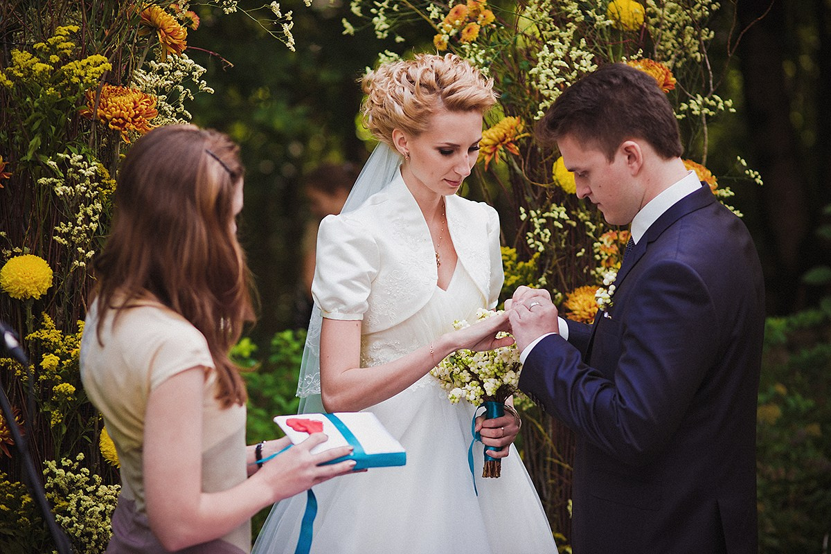 Свадебная прогулка Алекса и Даши. Фотограф крещение венчание в Петербурге! Помогает подобрать храм и посоветовал душевного батюшку в СПб