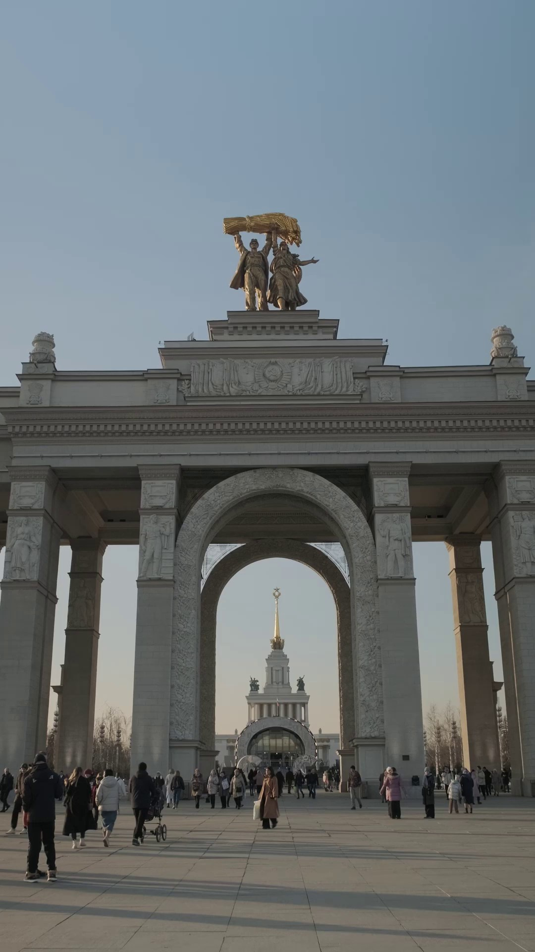 Вертикальные видео. Okunev Оператор-постановщик. Москва