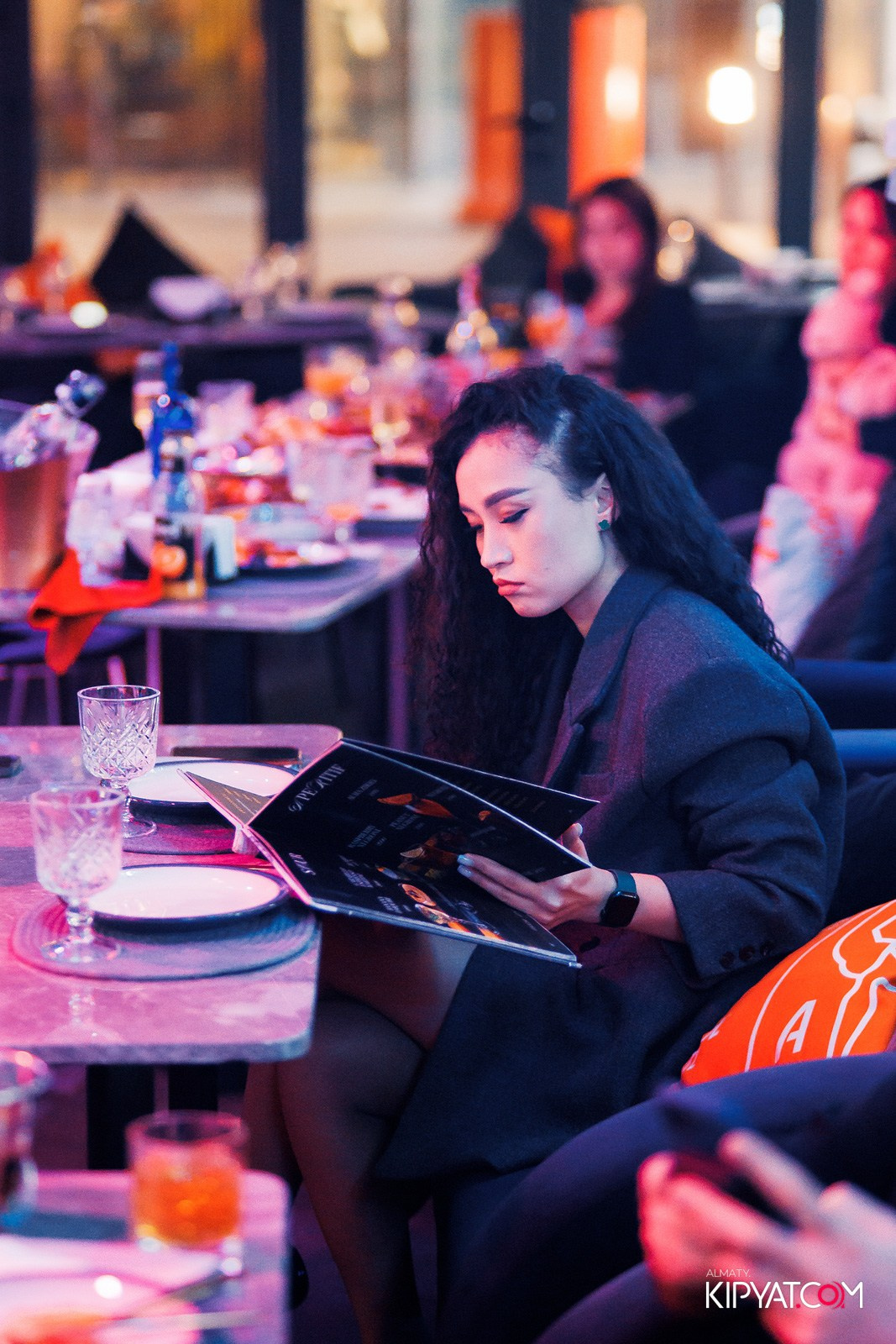 FRIENDS BAR & TERRACE. КИПЯТКОМ АЛМАТЫ!