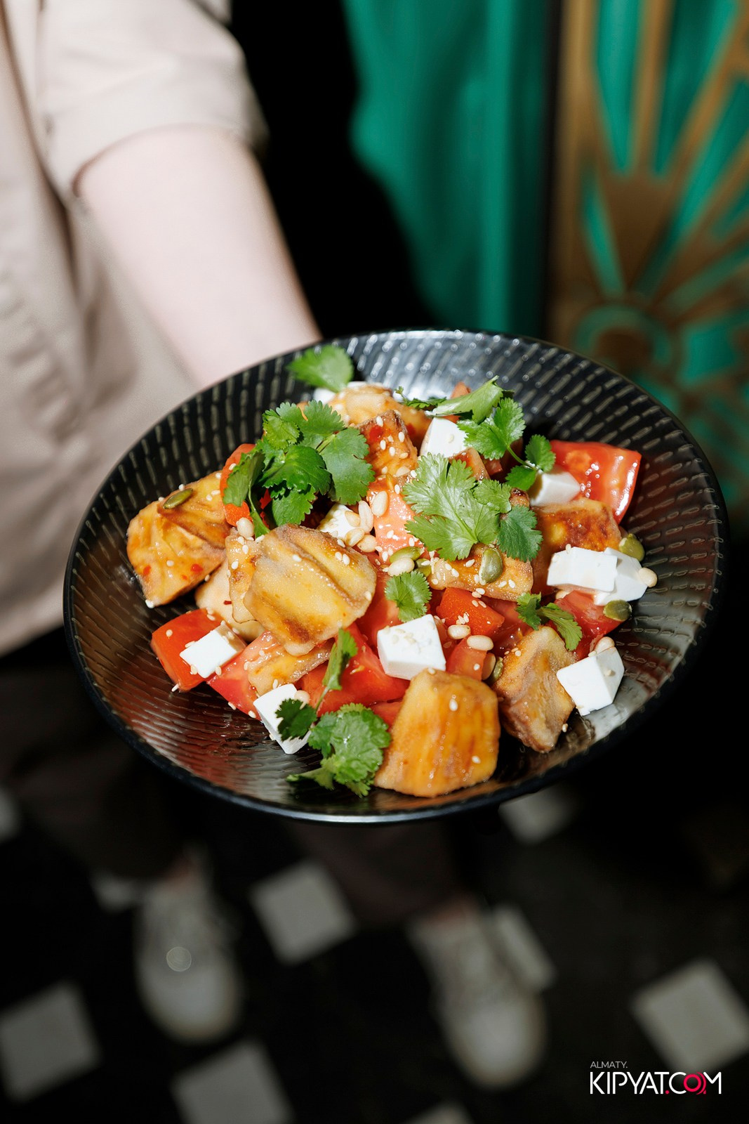 OLOVO BAR НА САТПАЕВА. КИПЯТКОМ АЛМАТЫ! Фотосъемка мероприятий в Алматы